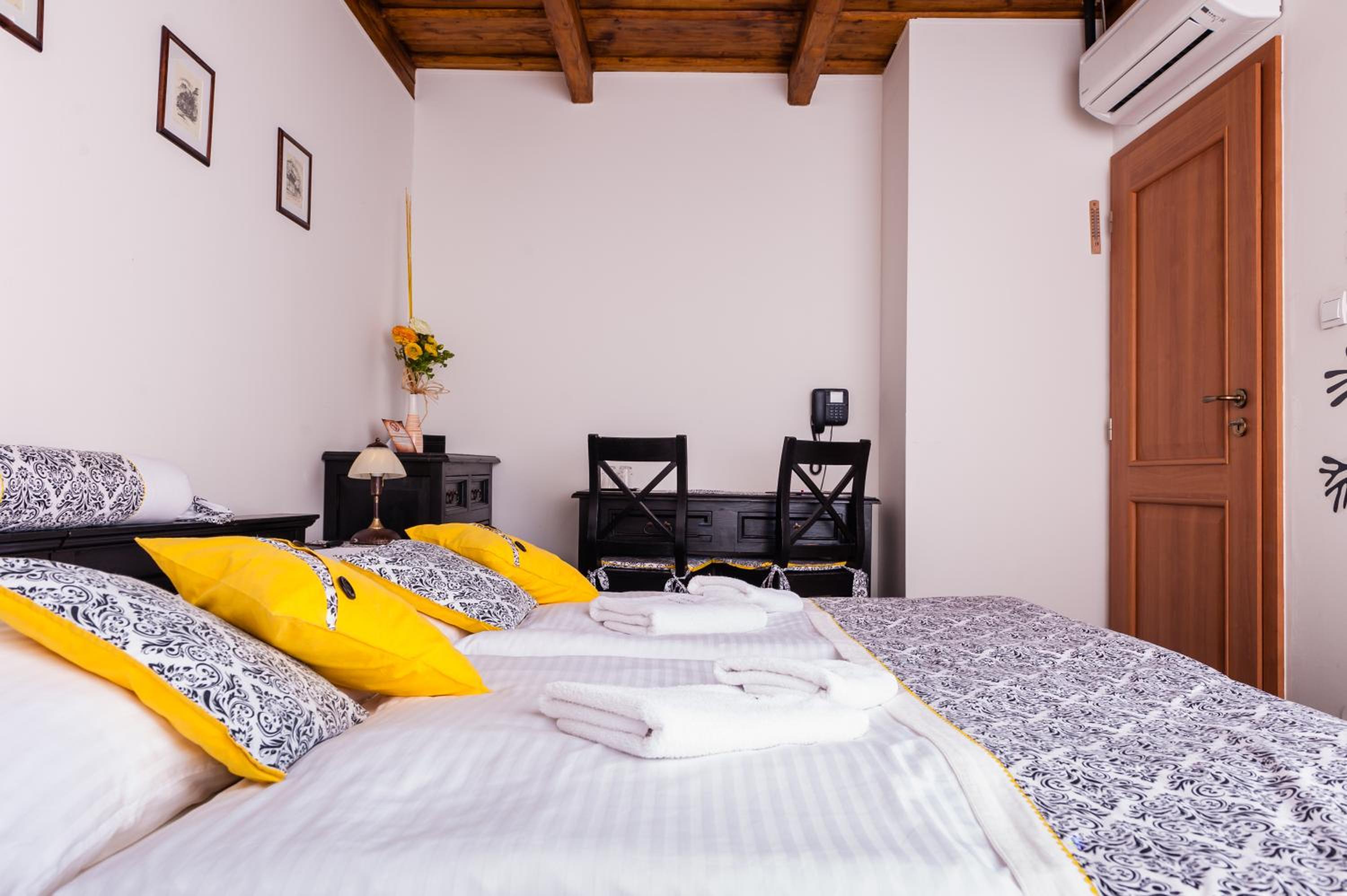 Double Or Twin Room - Photo 1