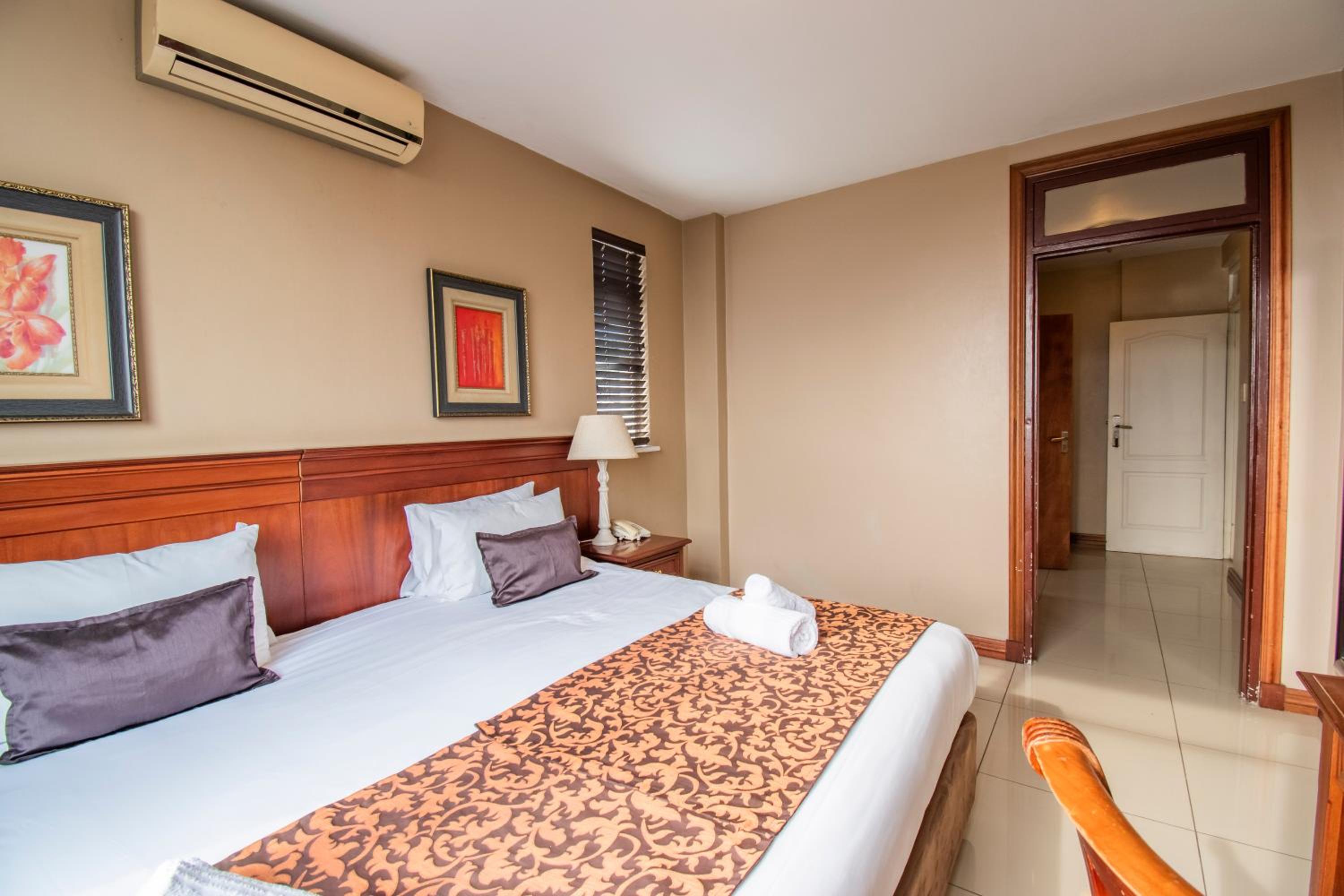 Standard King Room - Photo 1