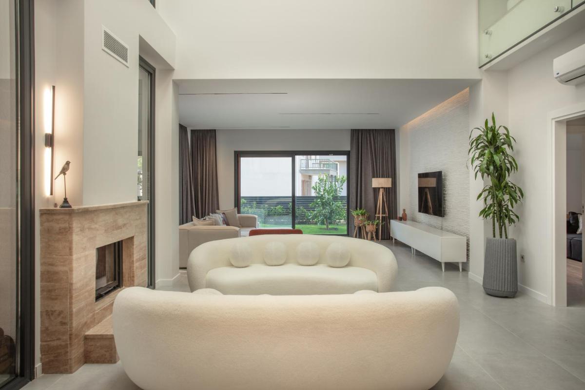Villa photo 3