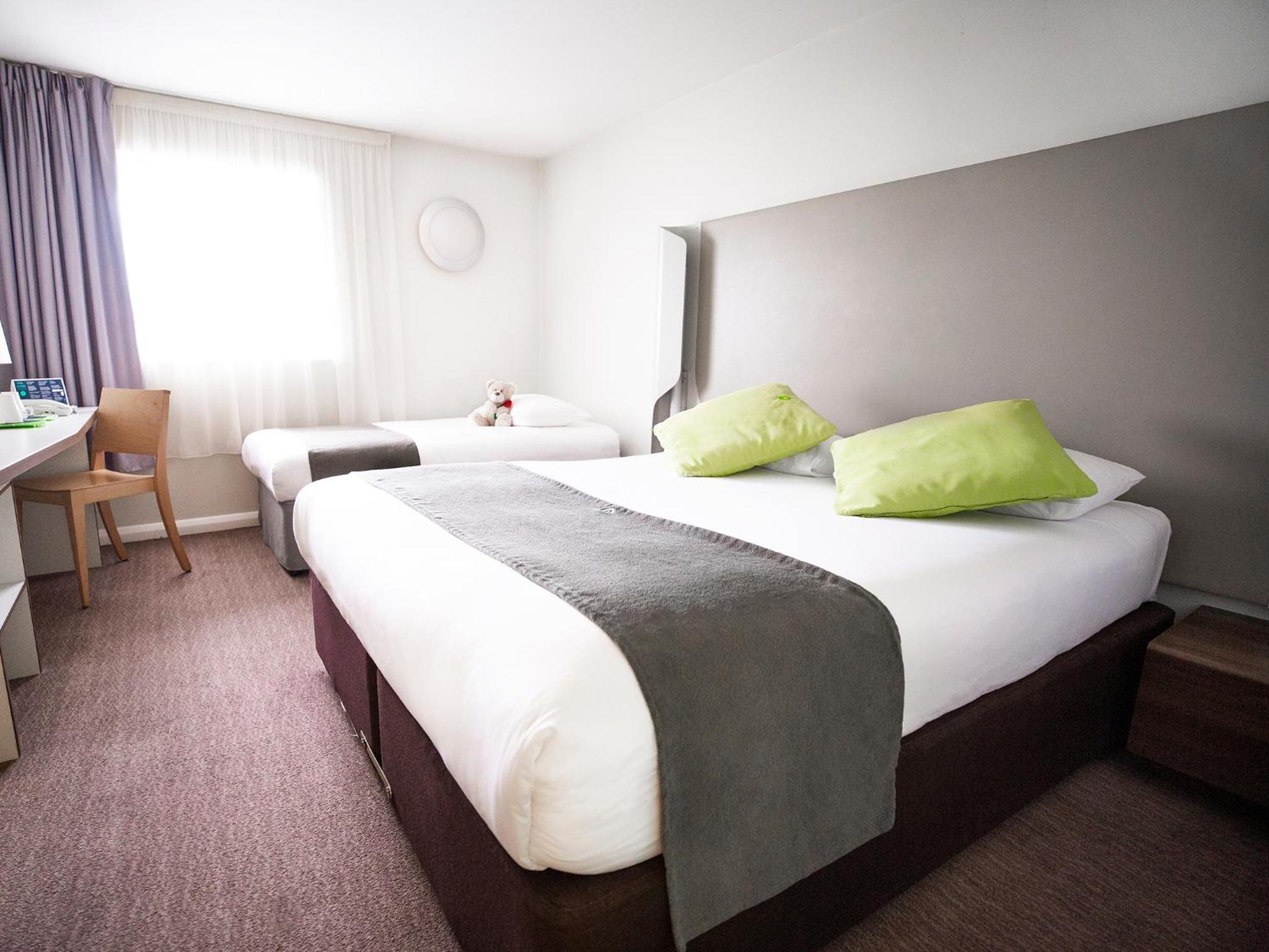 Standard Room - 1 Double Bed 1 Single Bed photo 1
