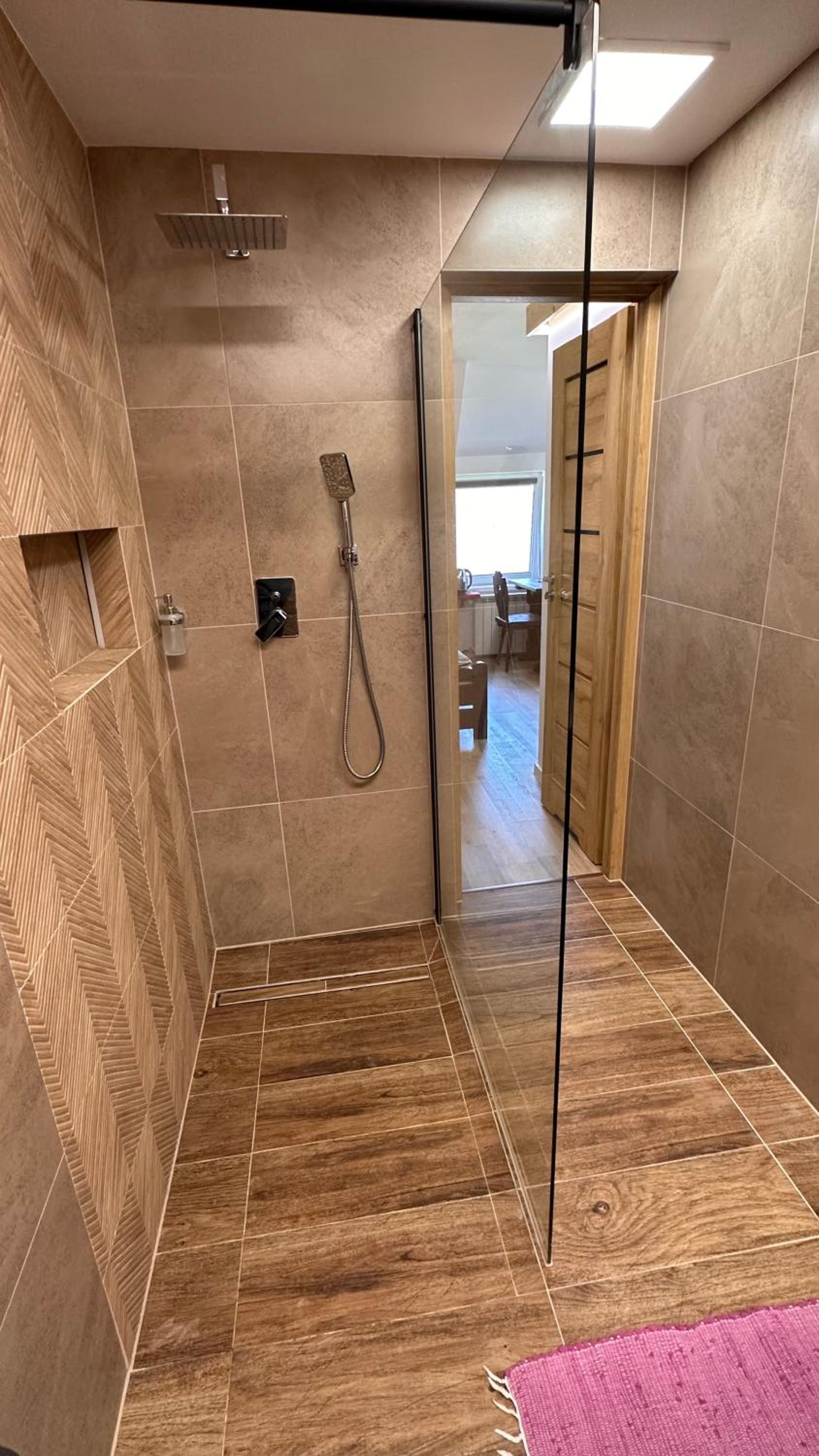 Double Room with Private Bathroom - Photo 3