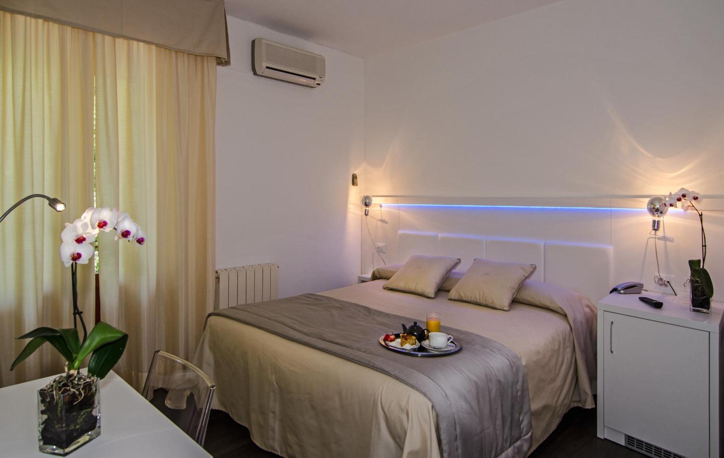 Double Room - Photo 4