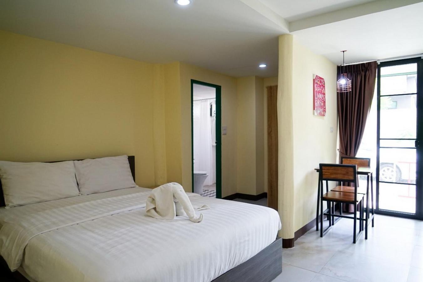 Two-Bedroom House - Photo 10