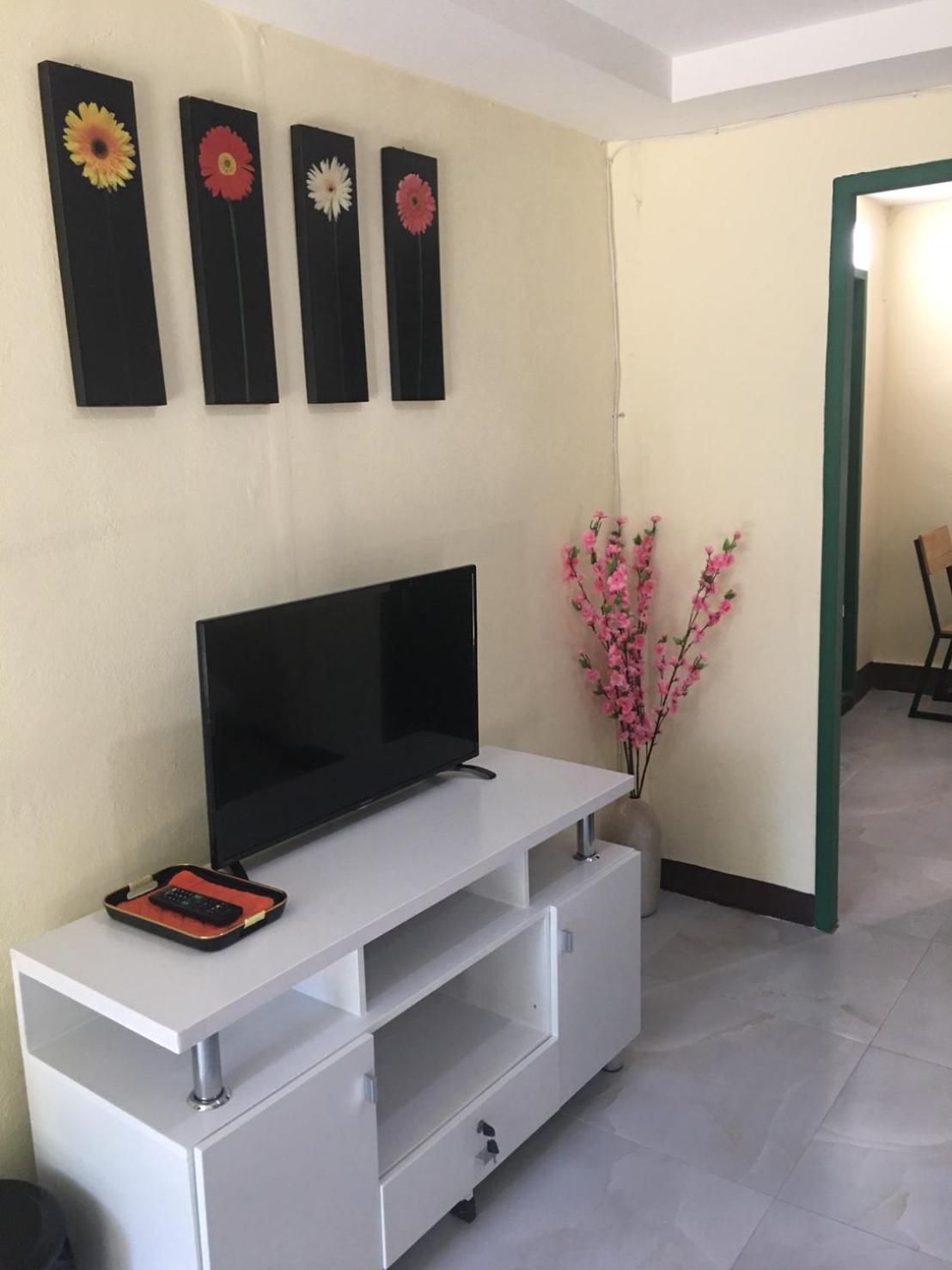 Two-Bedroom House - Photo 16