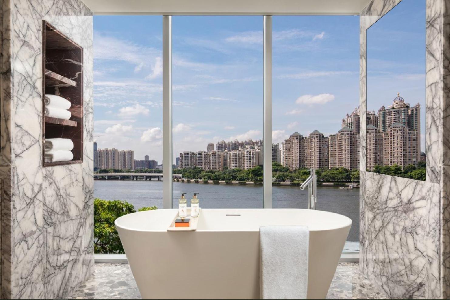 1 King 1 Bdrm Suite Living Dining Area River View