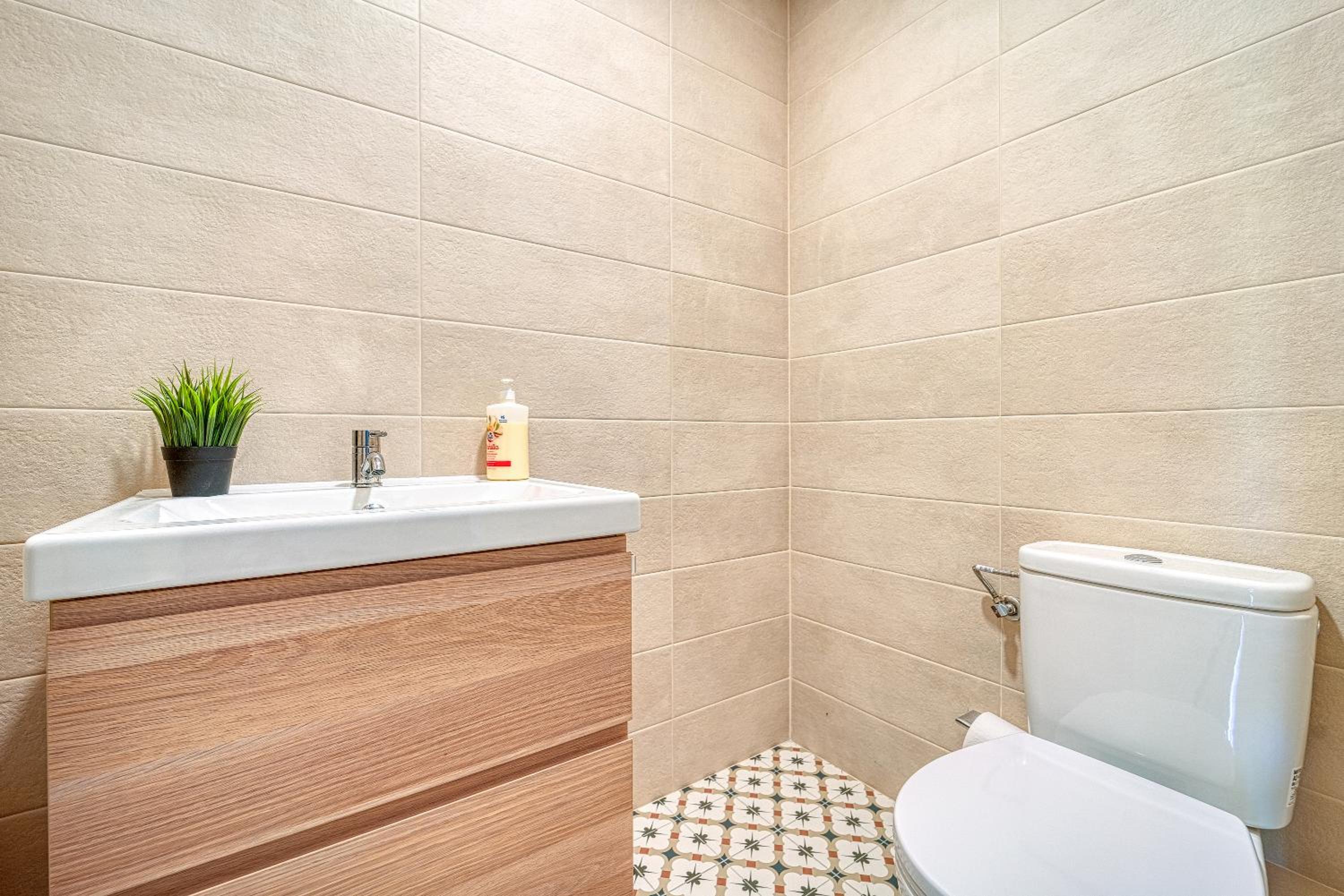 Double Room with Shared Bathroom photo 3