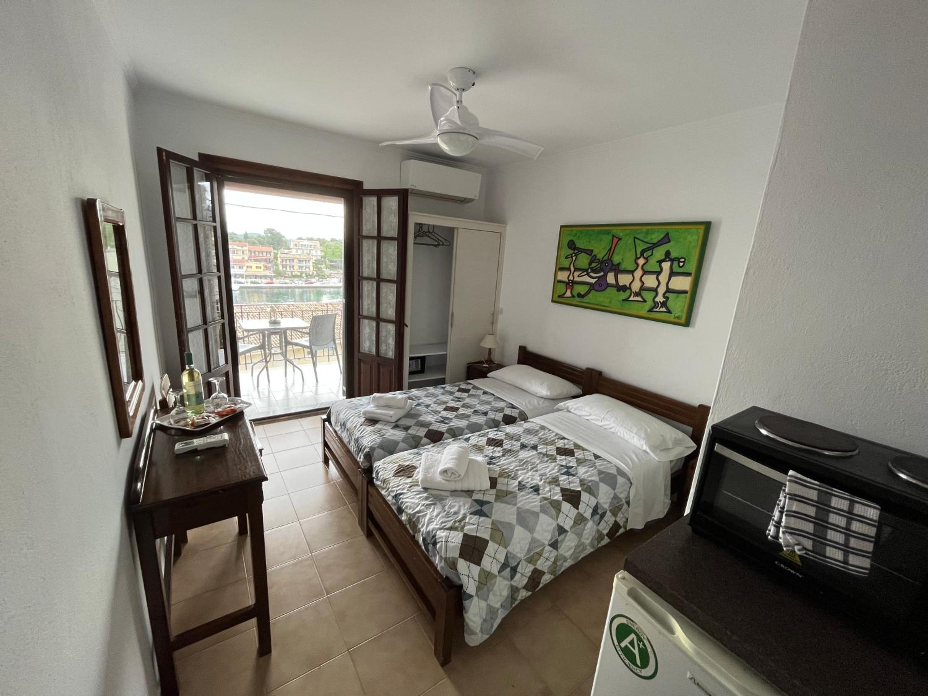 Standard Twin Room with Sea View photo 1
