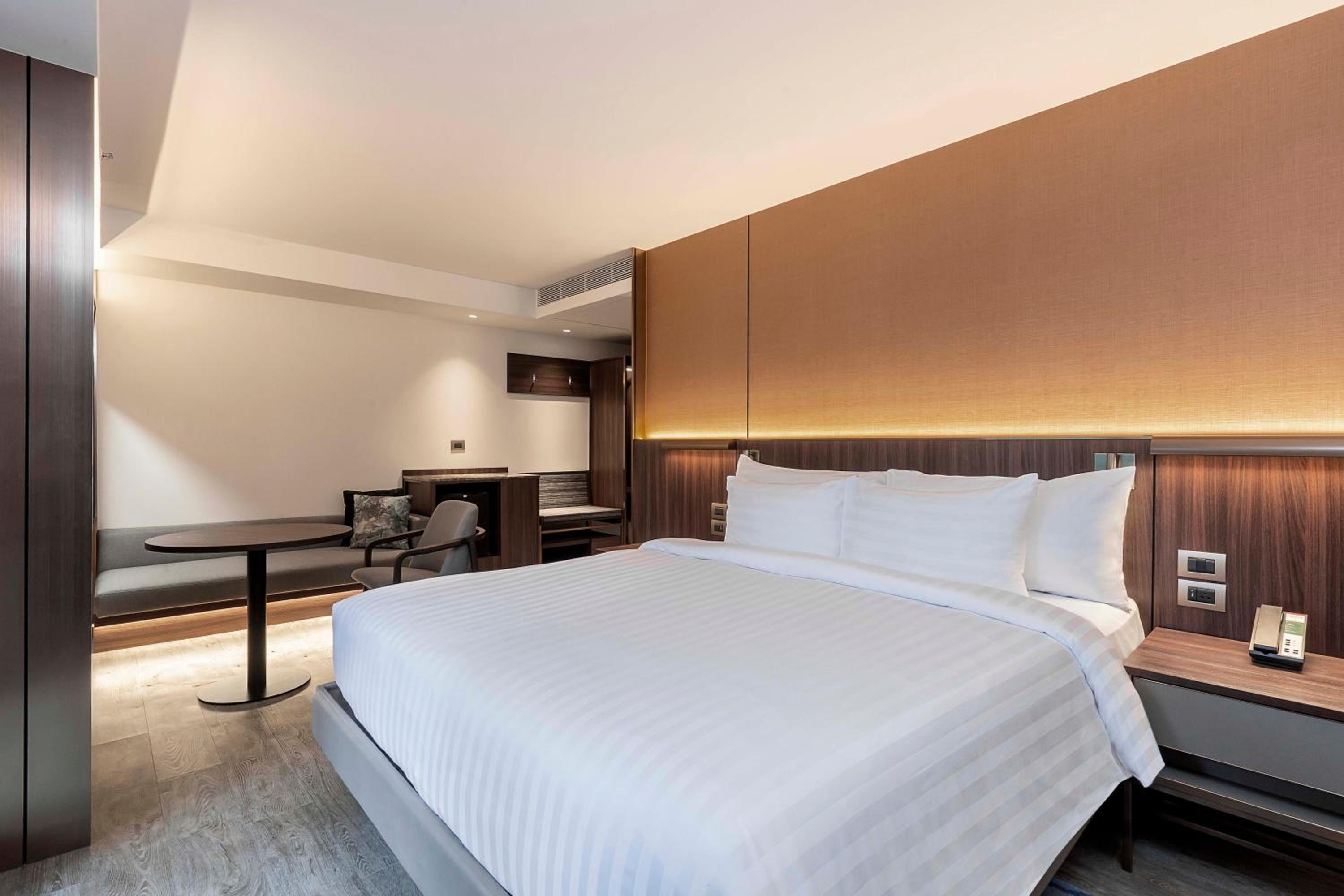 Superior Double Room with City View