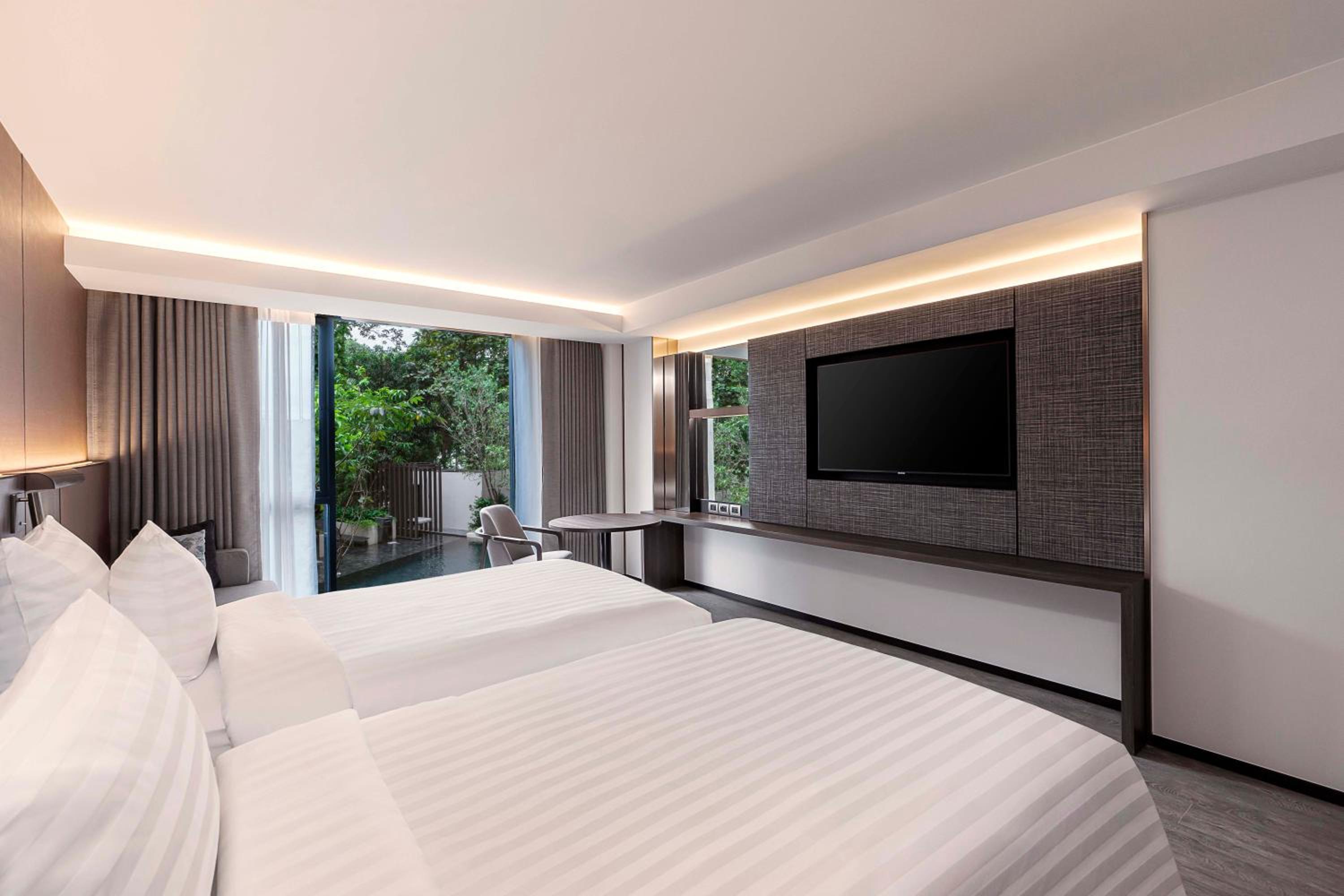Deluxe Double or Twin Room with Pool View