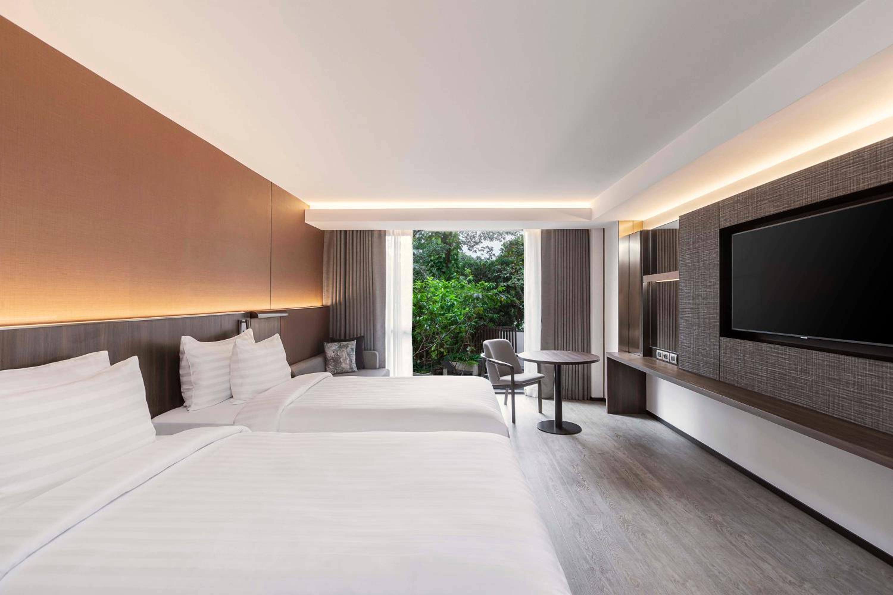 Deluxe Double or Twin Room with Pool View