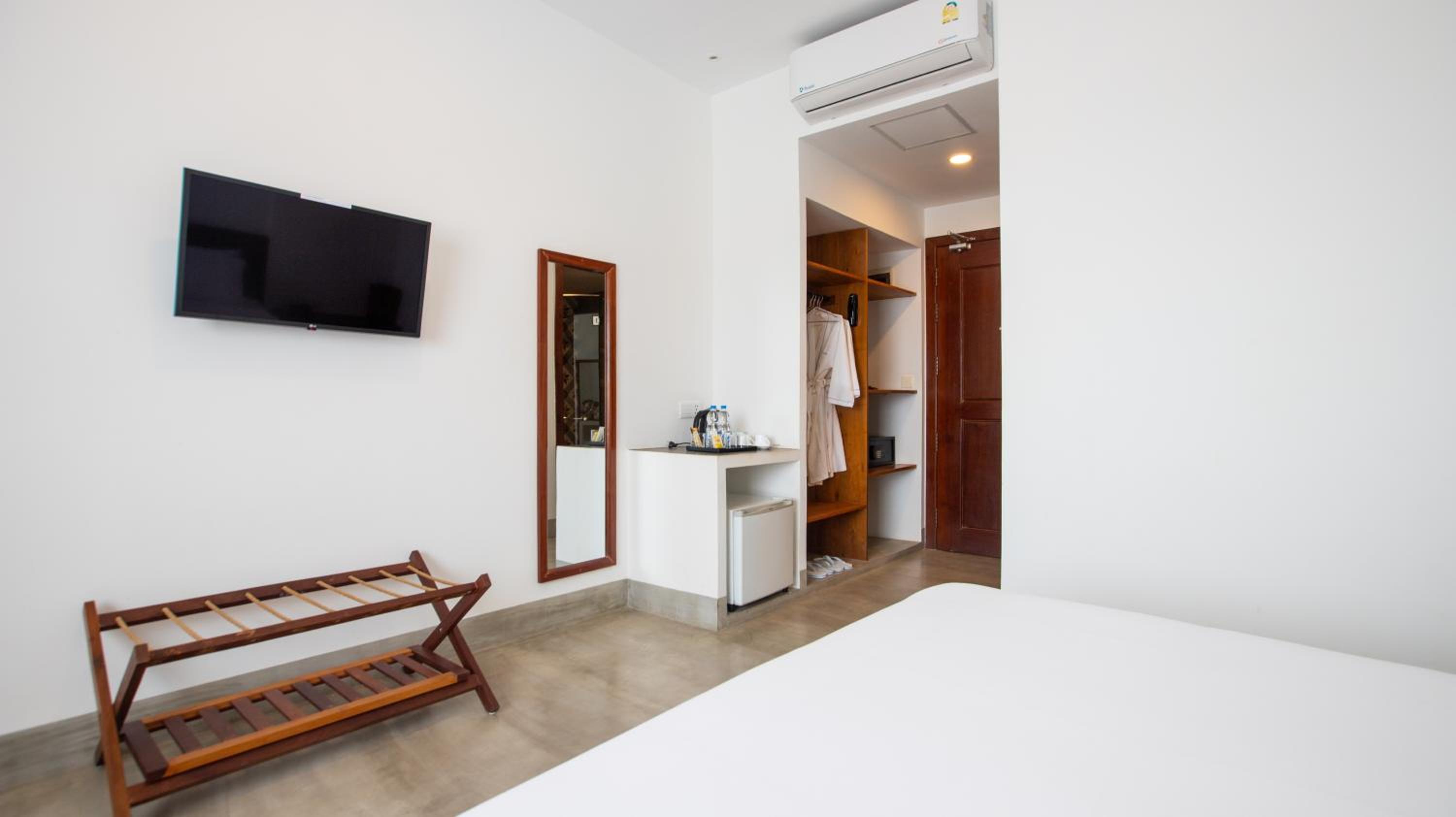 Deluxe Double Room - Photo 10