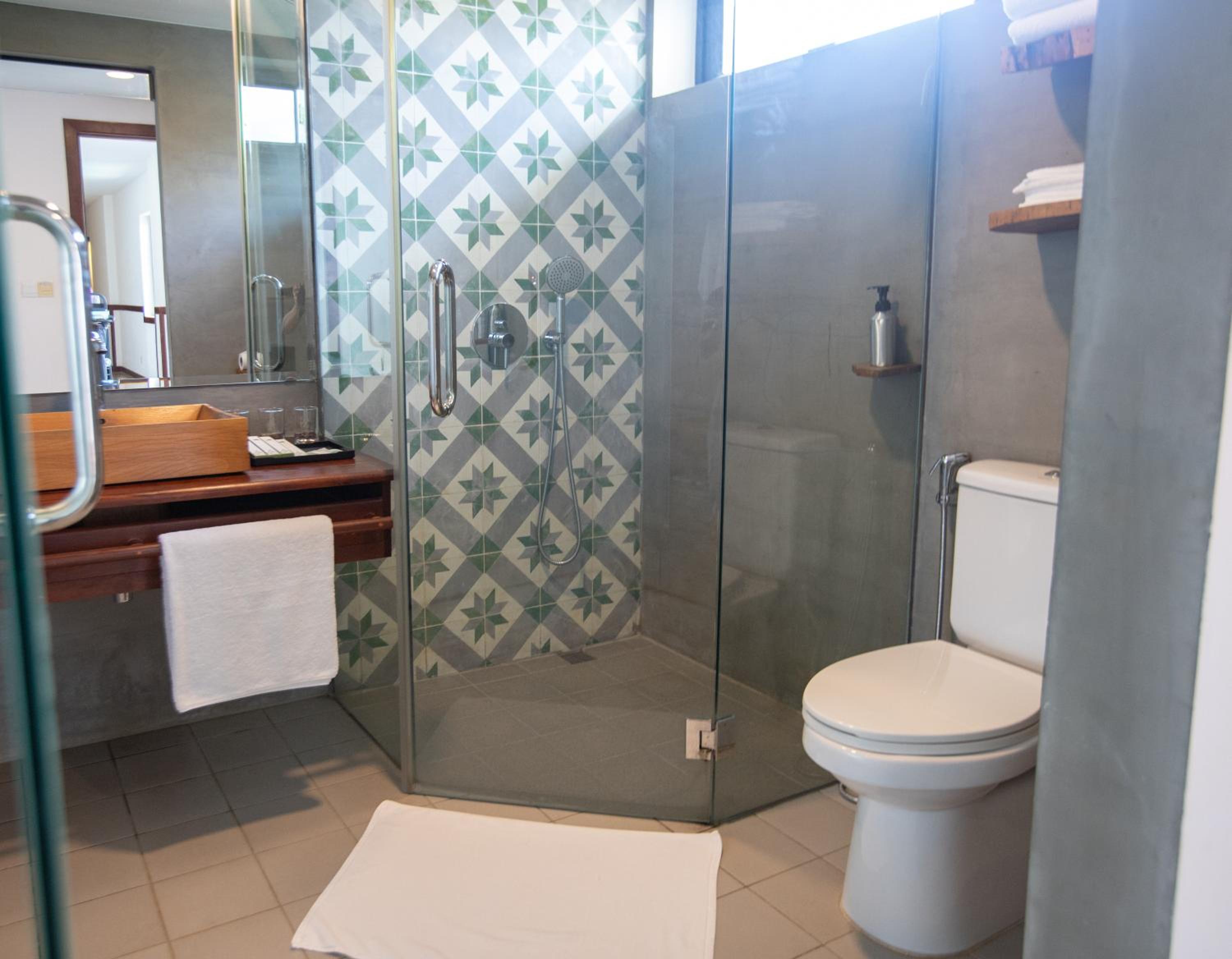 Deluxe Double with Balcony, Pool View - Photo 12