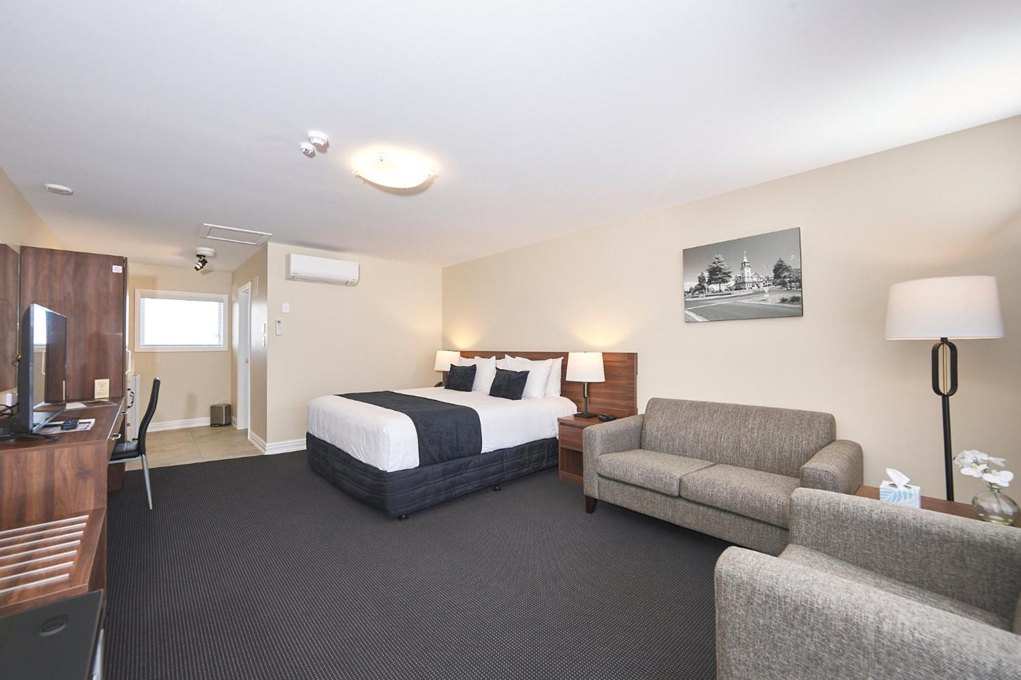 Deluxe King Room