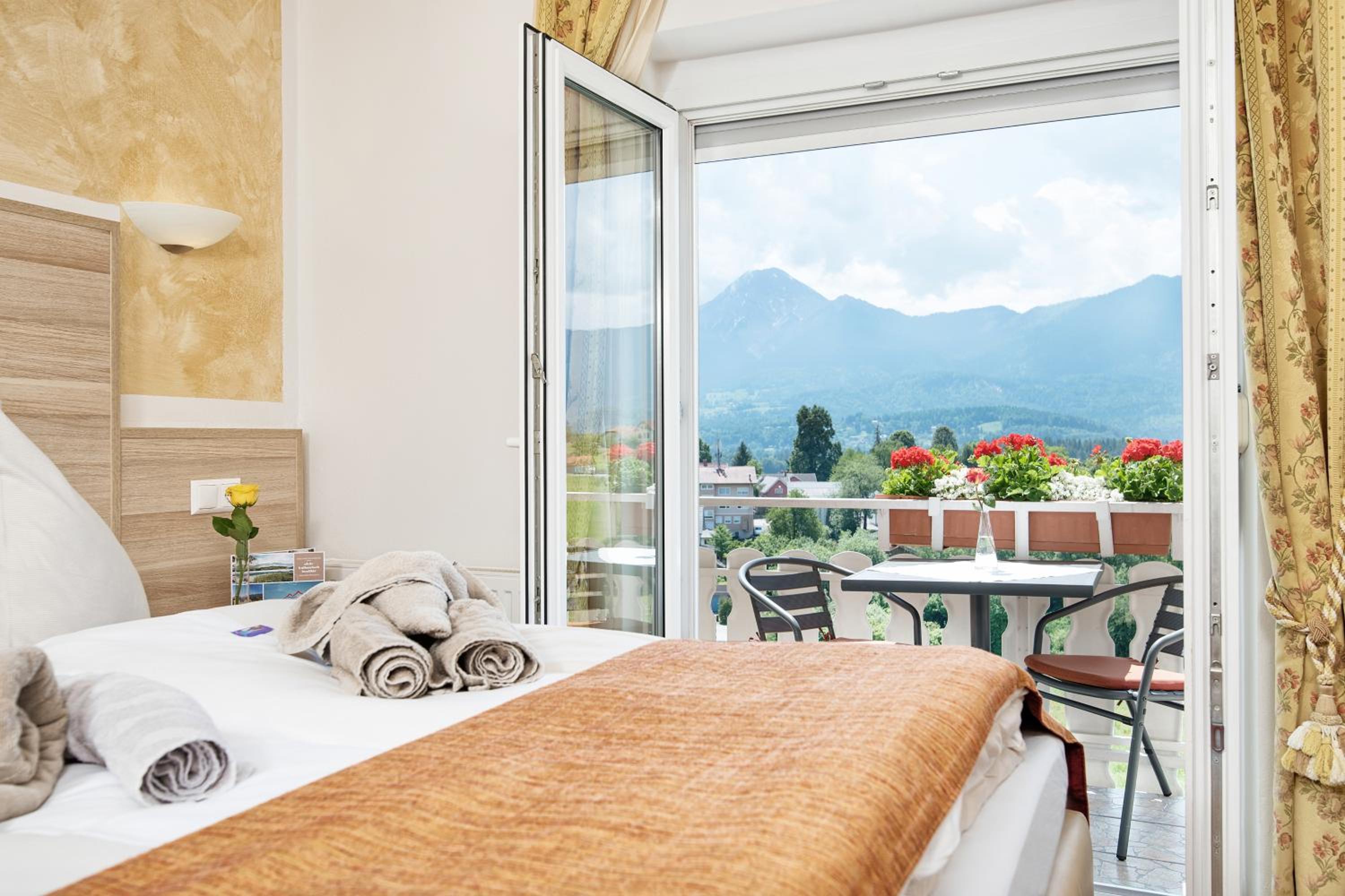 Double Room with Lake View photo 1