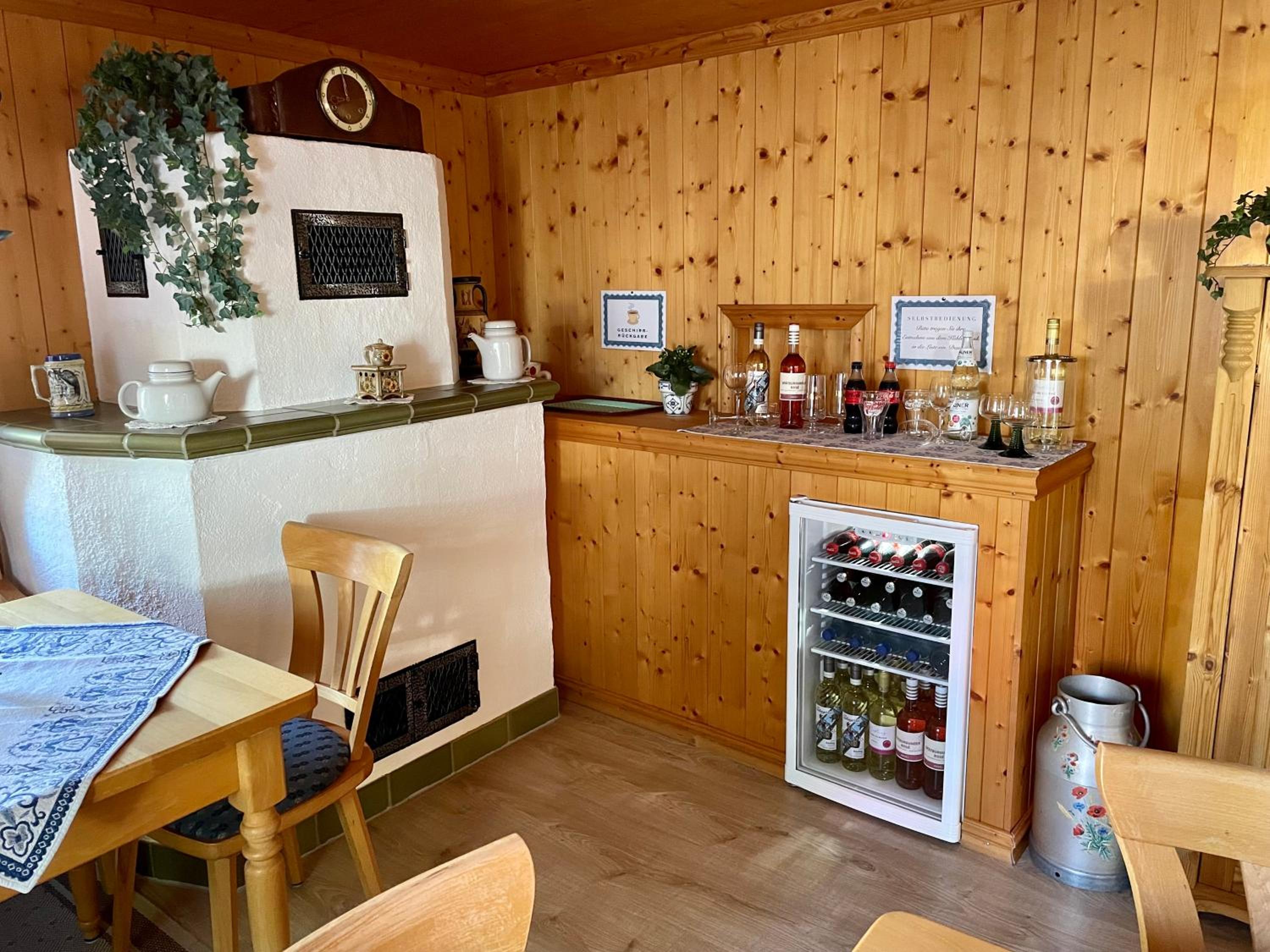 Large Double Room - Photo 6