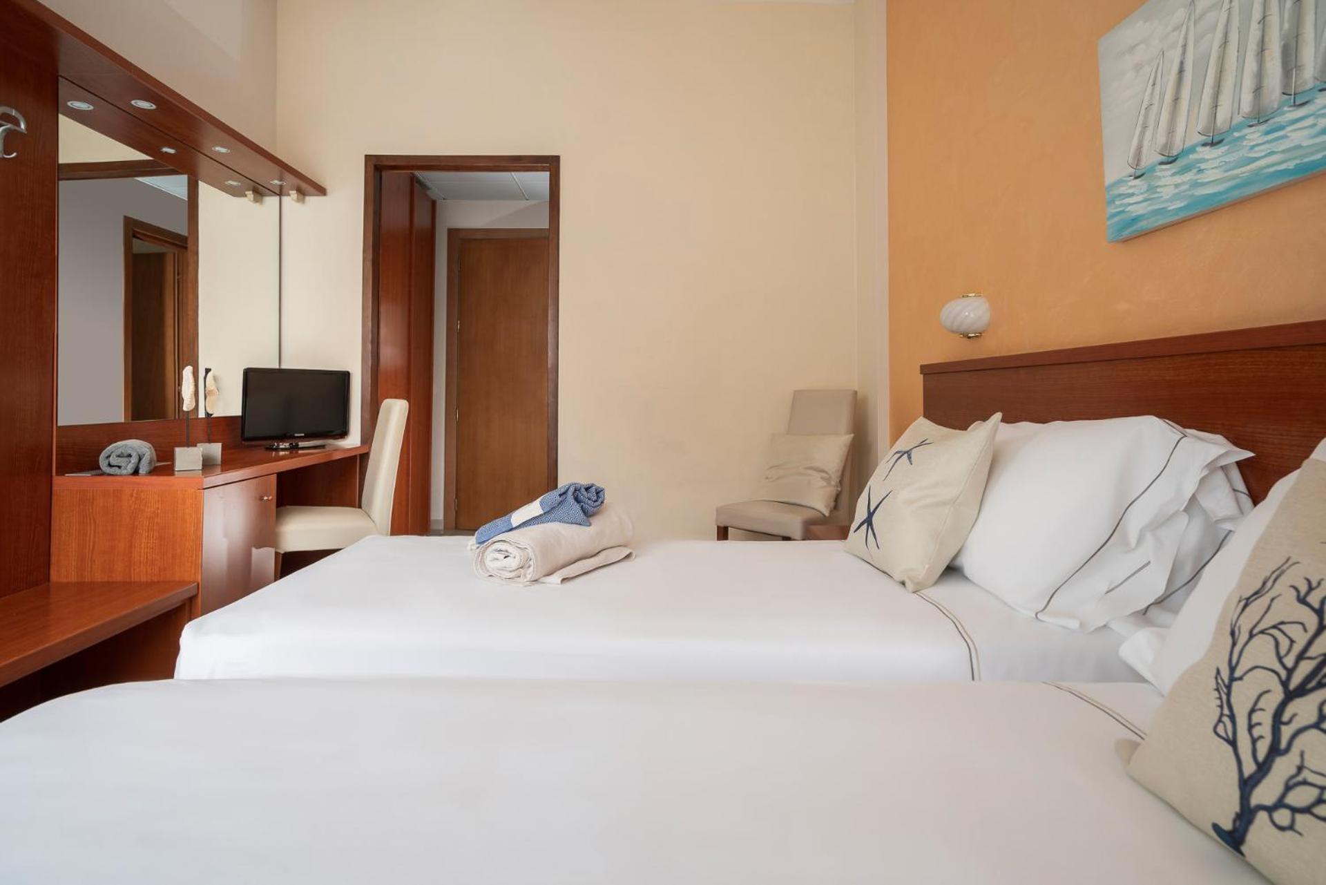 Twin Room - Photo 4
