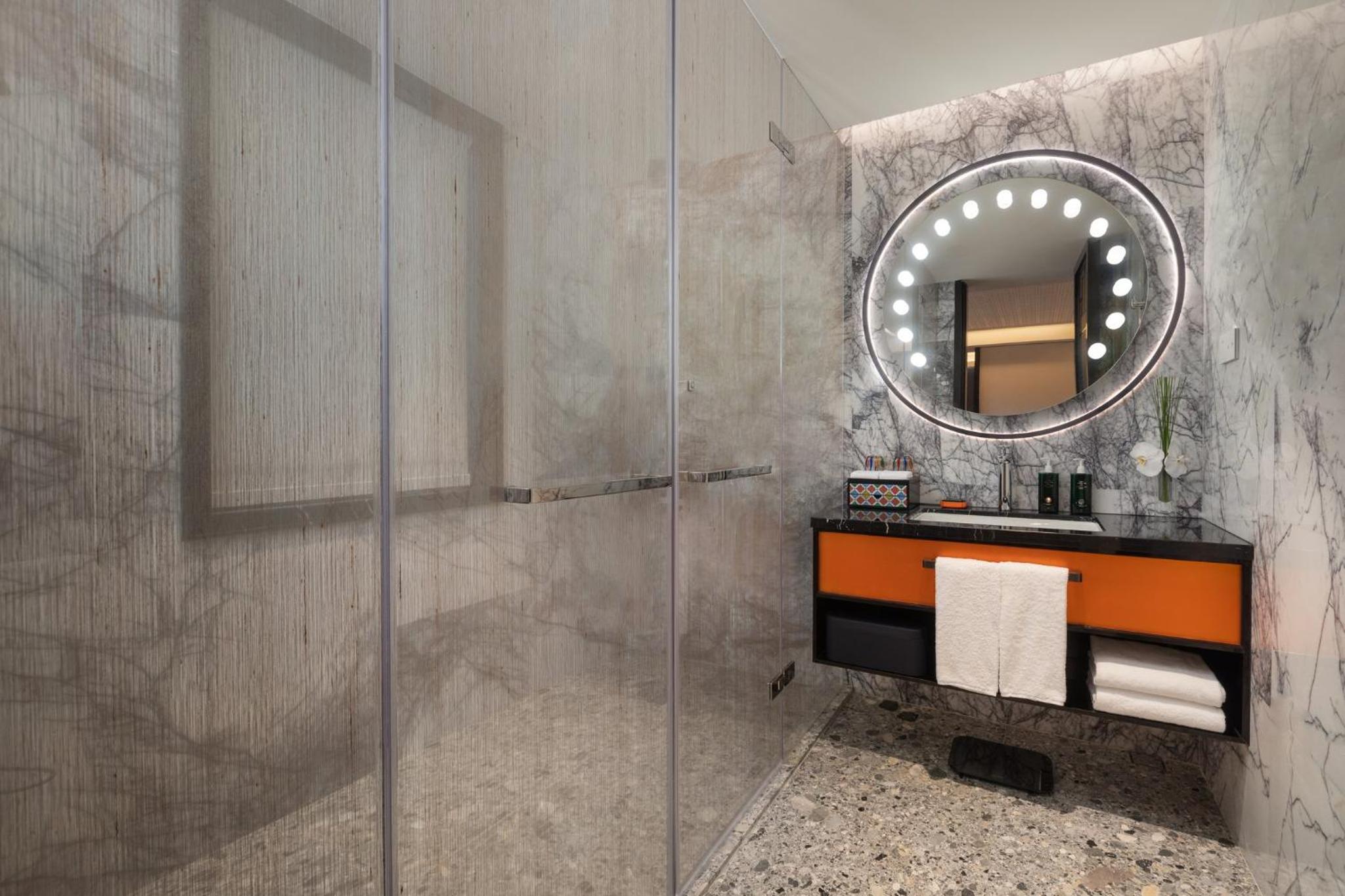 One-Bedroom King Suite with Balcony