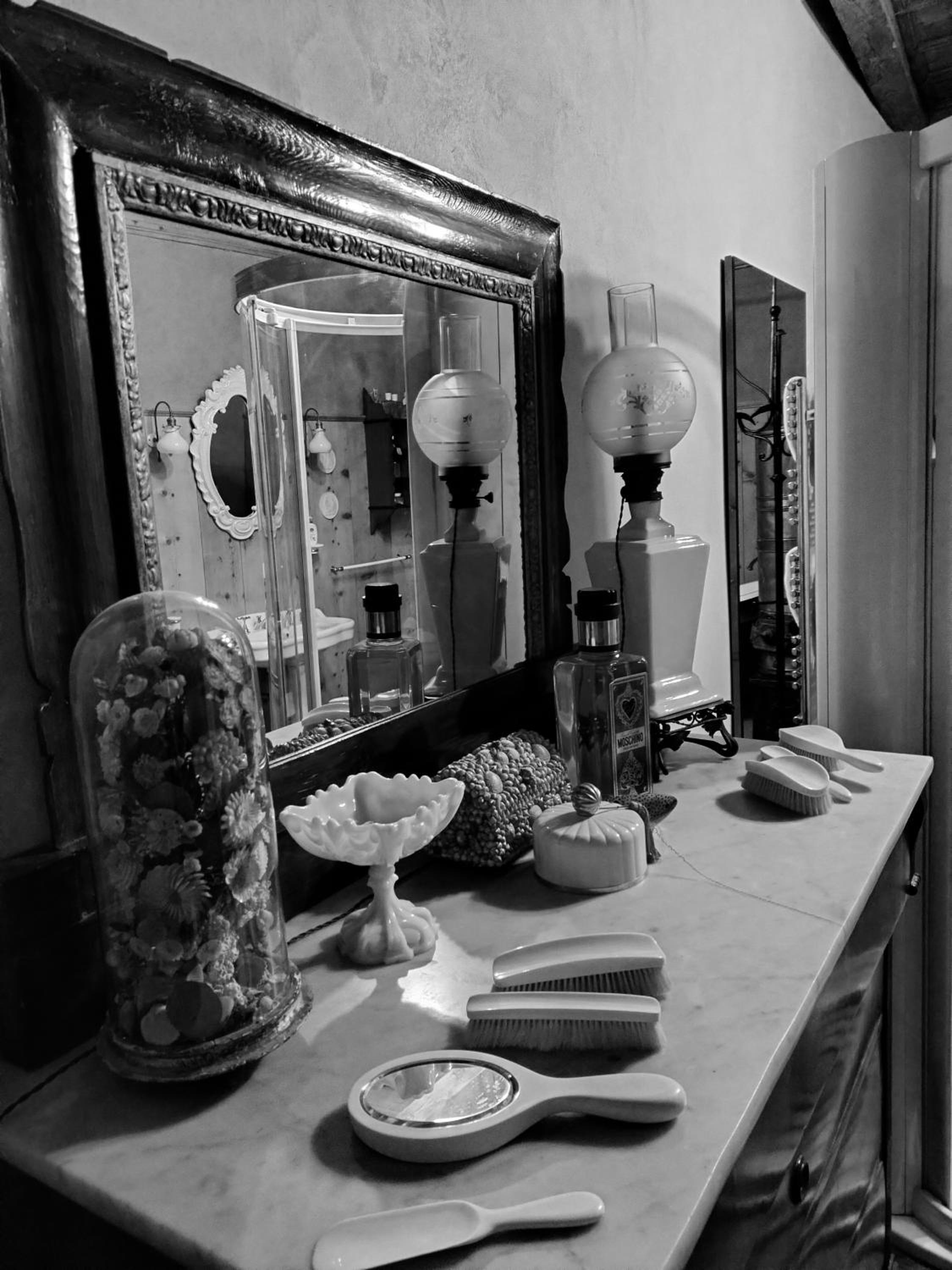 Deluxe King Suite - Photo 3