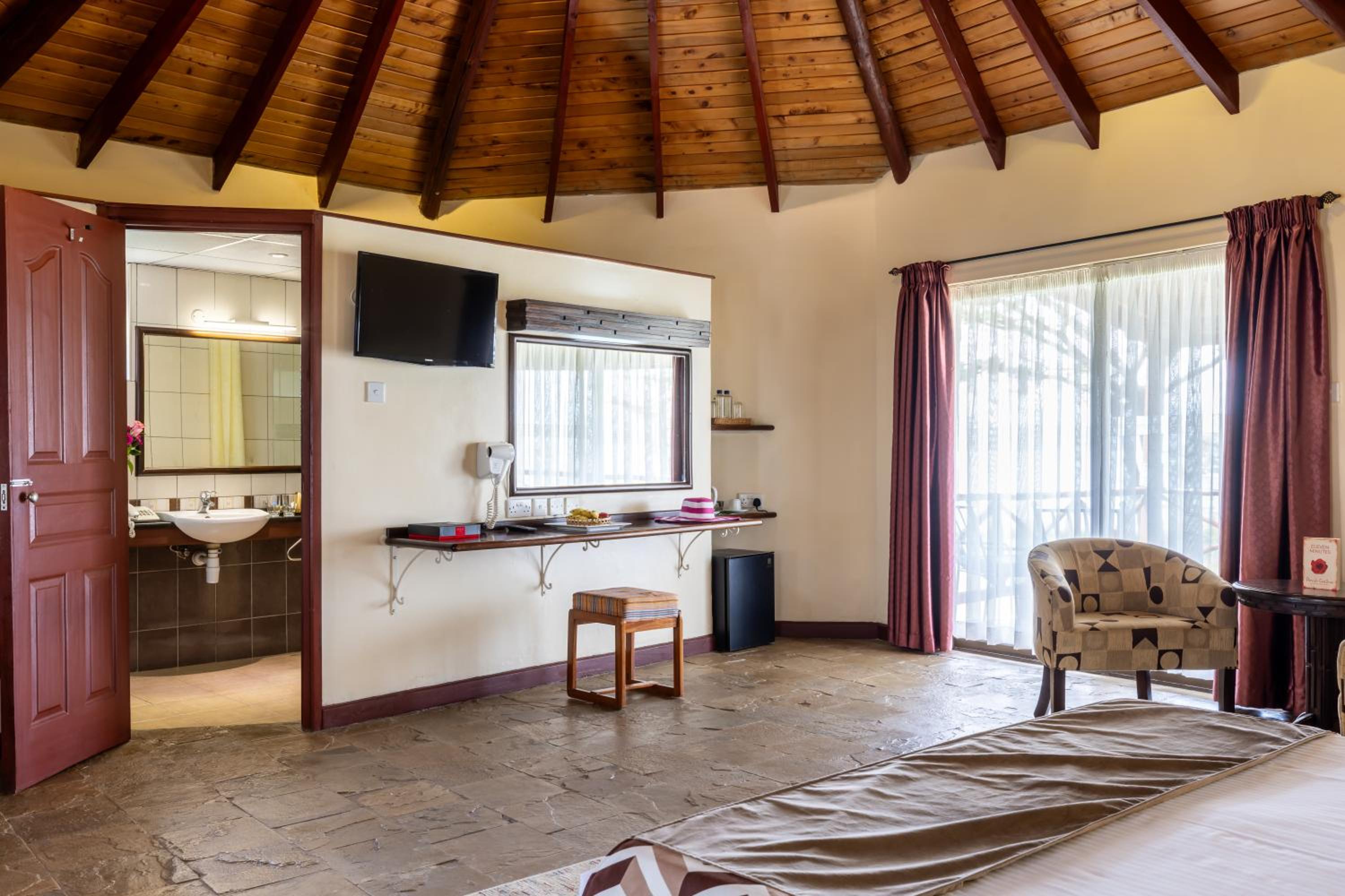 Deluxe Double Room - Photo 9