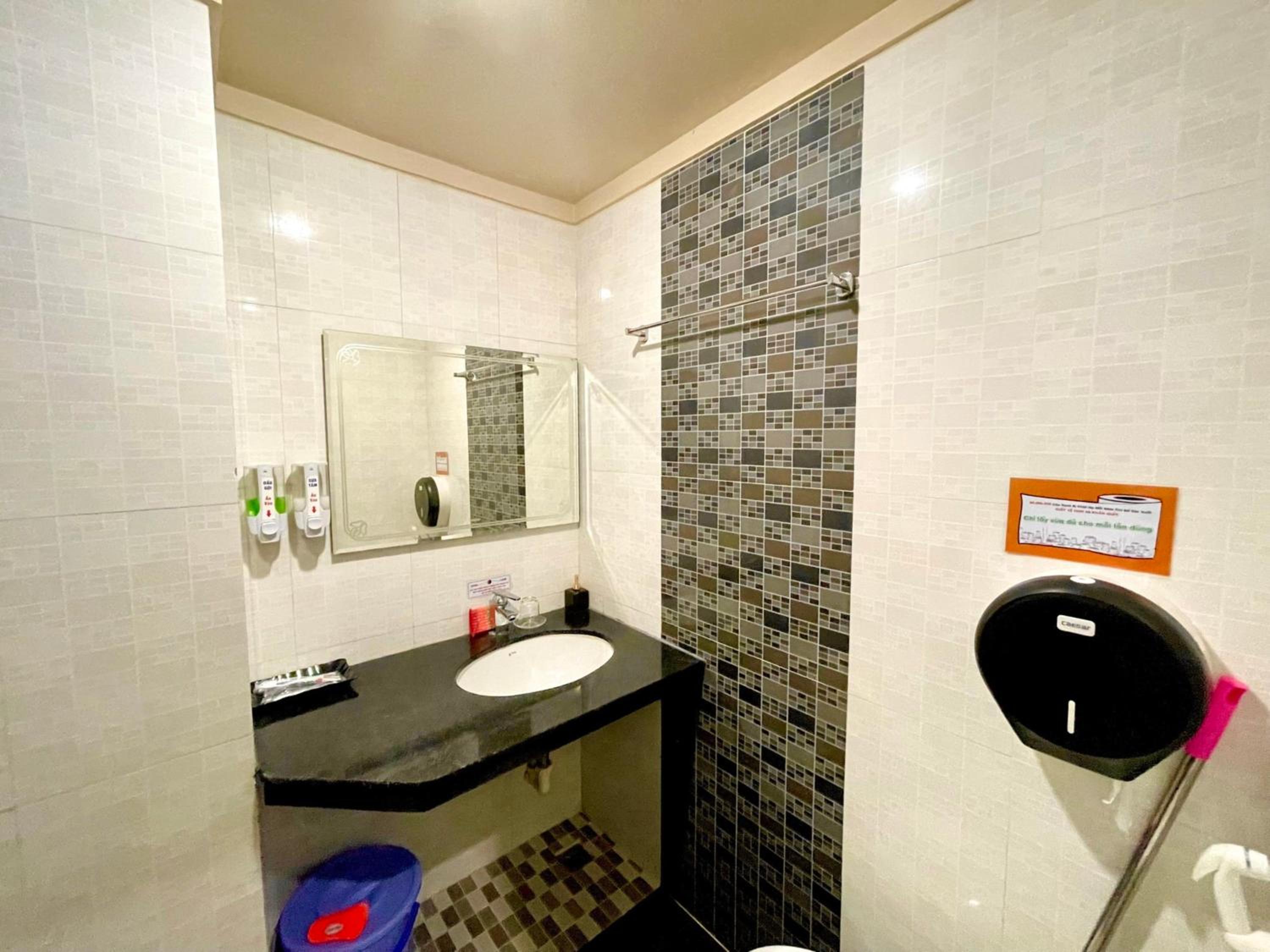 Double Room - Photo 6