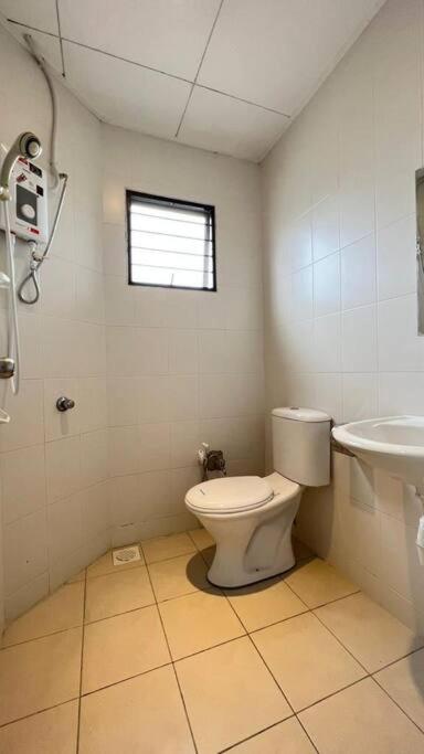 Three-Bedroom House photo 3