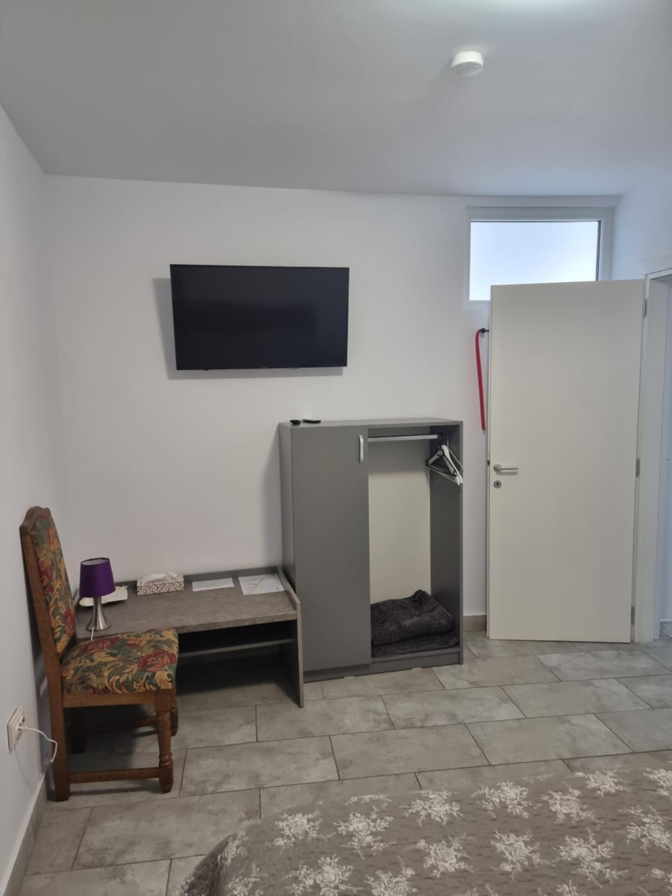 Two-Bedroom Apartment - Photo 6