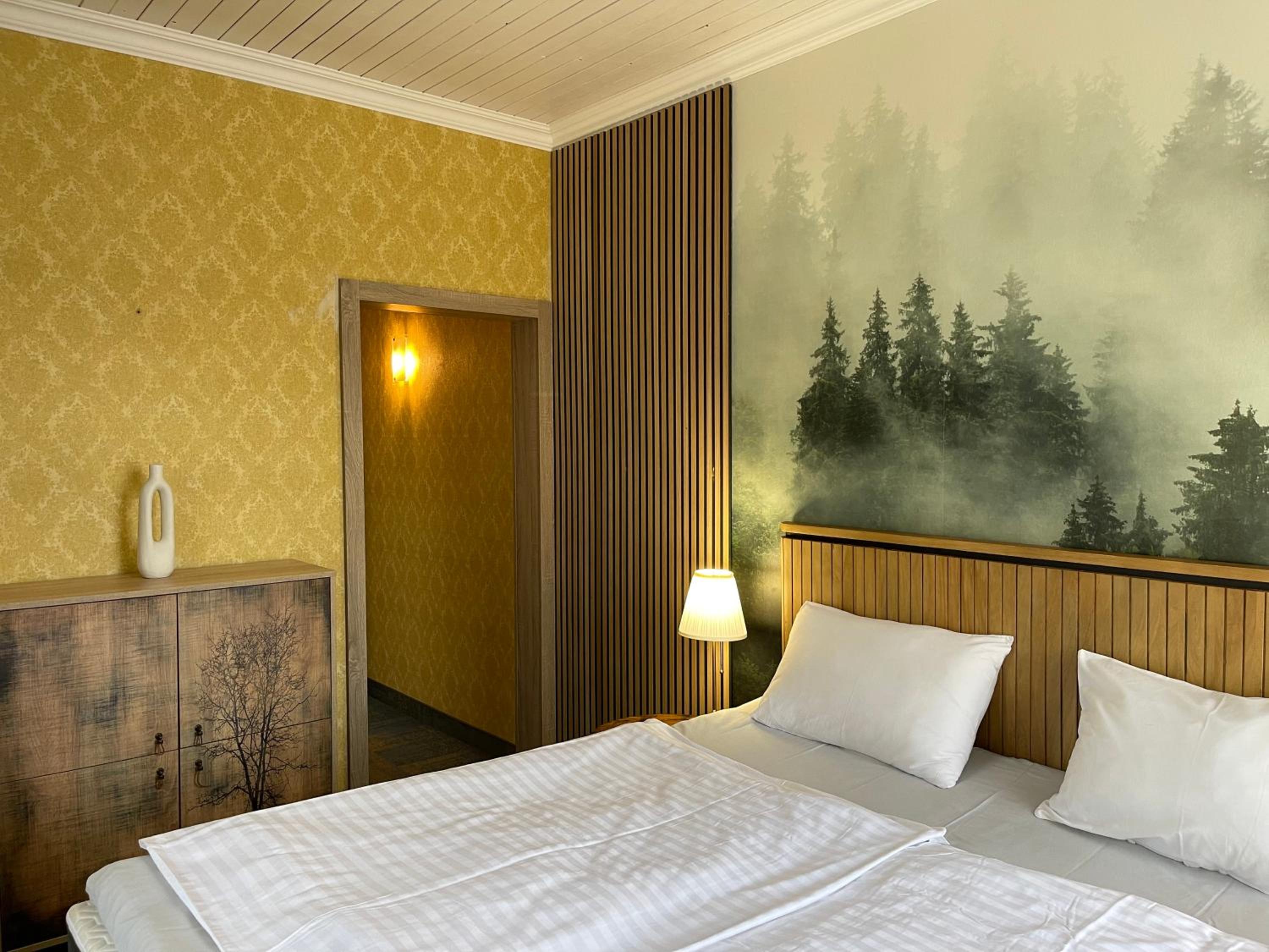 Double or Twin Room with Private Bathroom photo 3