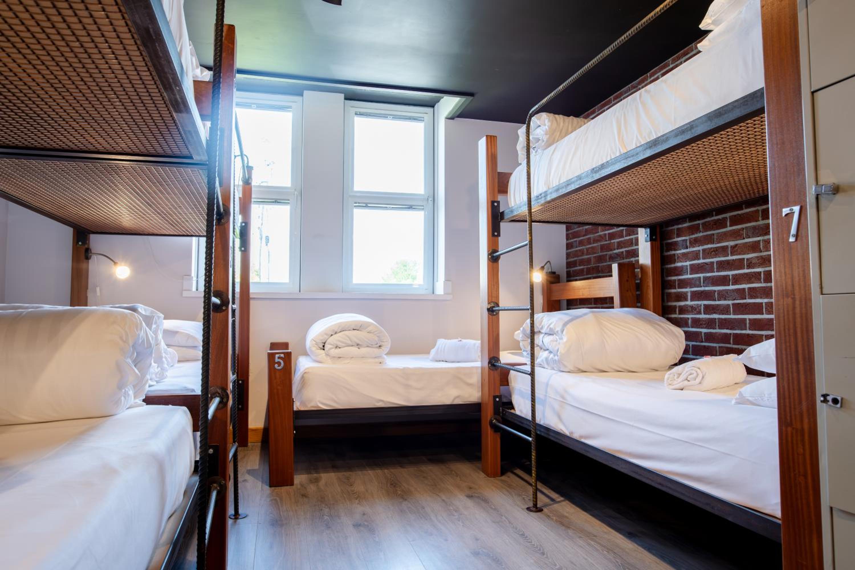 Bed in 7-Bed Mixed Dormitory Room