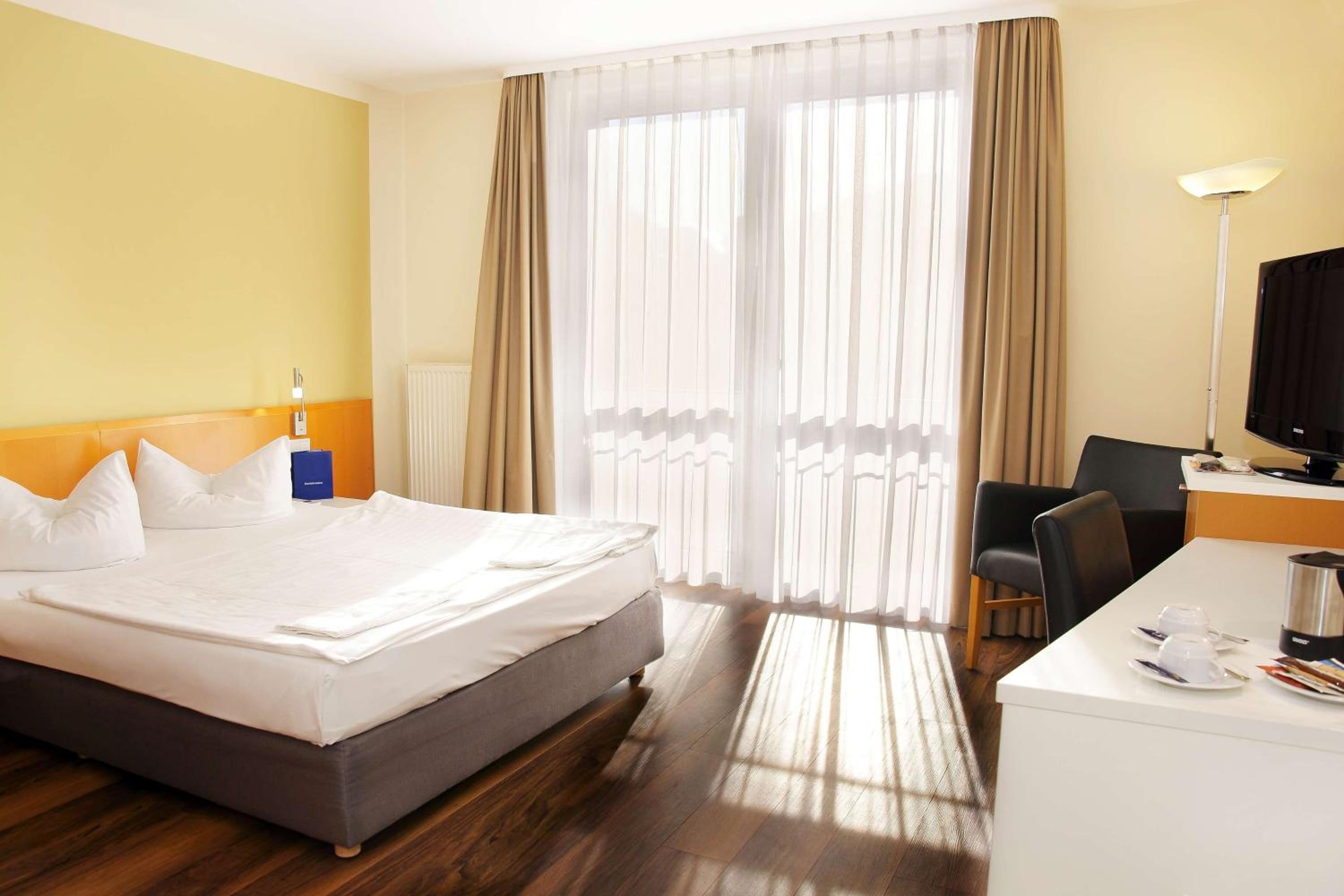 Business Queen Room - Photo 5
