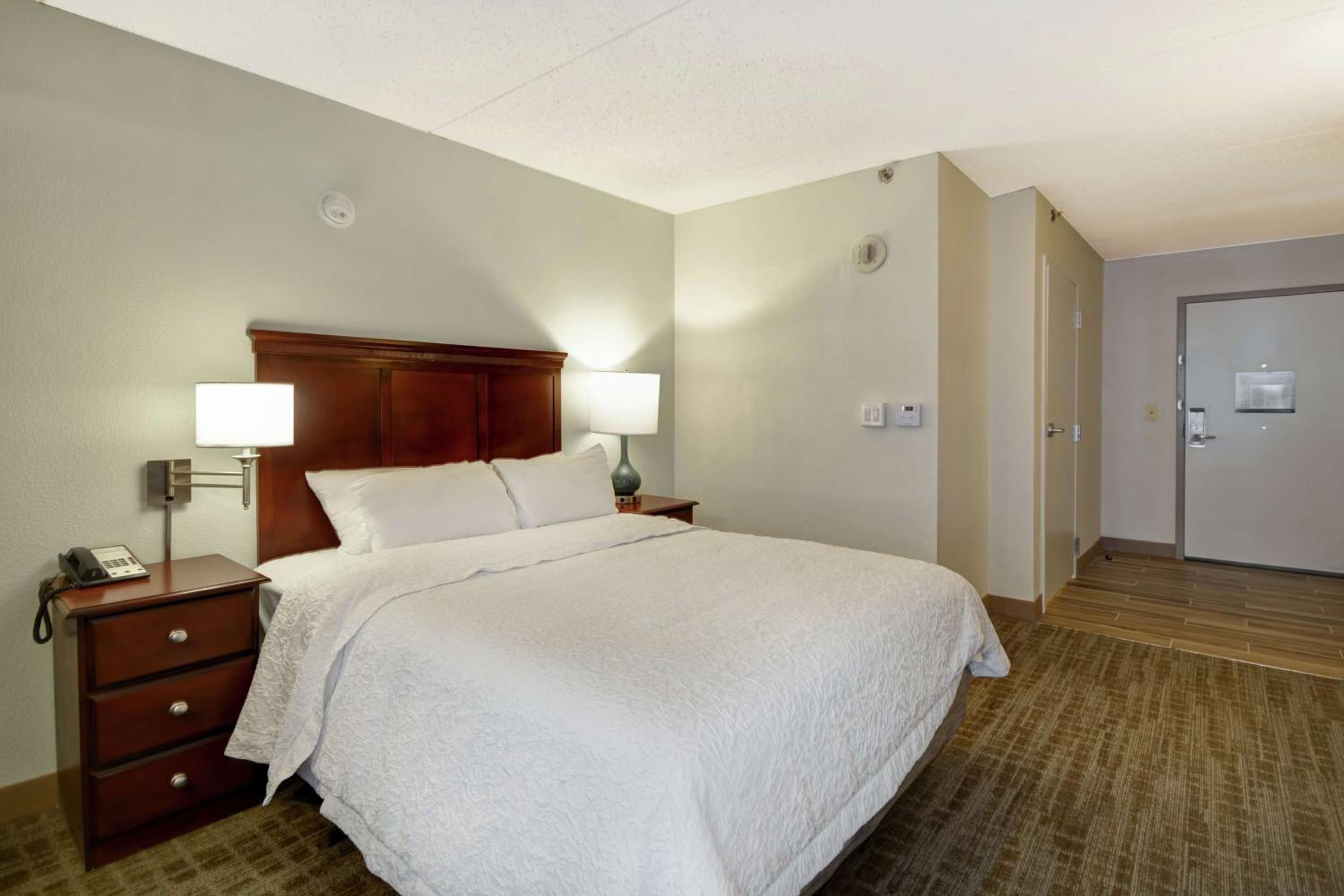 Queen Room with Microwave and Mini-Fridge - Disability Access with Tub/Non-Smoking - Photo 1