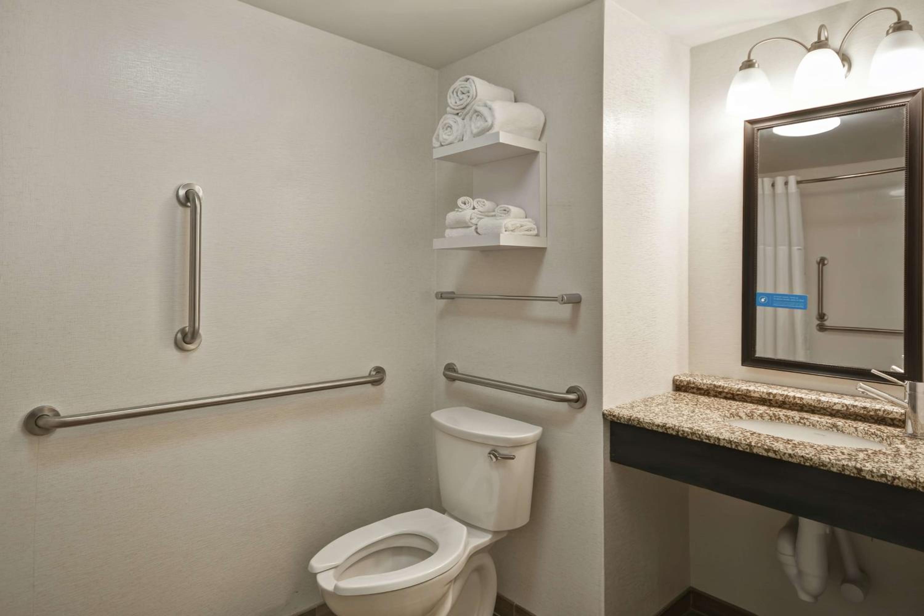 Queen Room with Microwave and Mini-Fridge - Disability Access with Tub/Non-Smoking - Photo 3