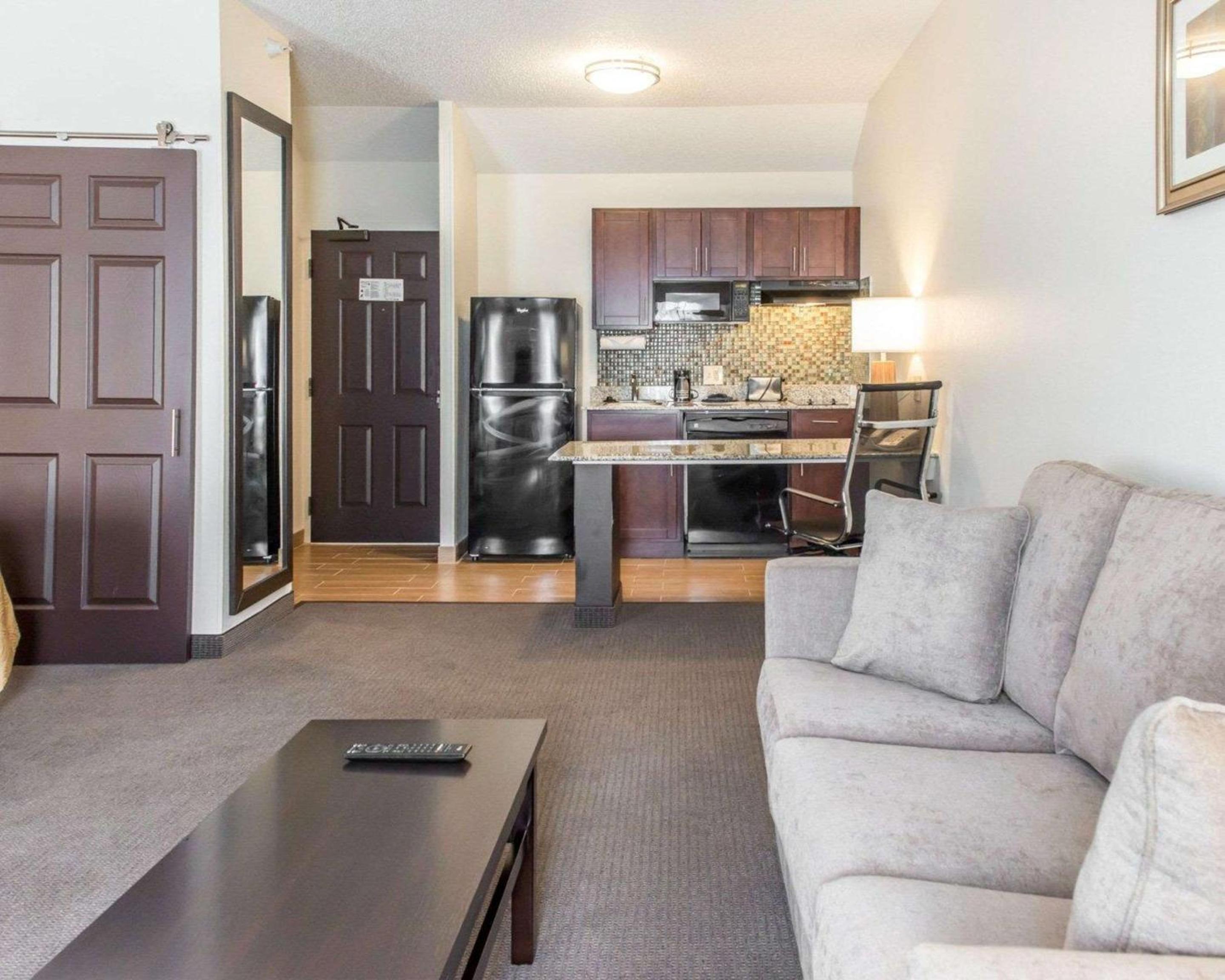Queen Suite with Sofa Bed photo 2