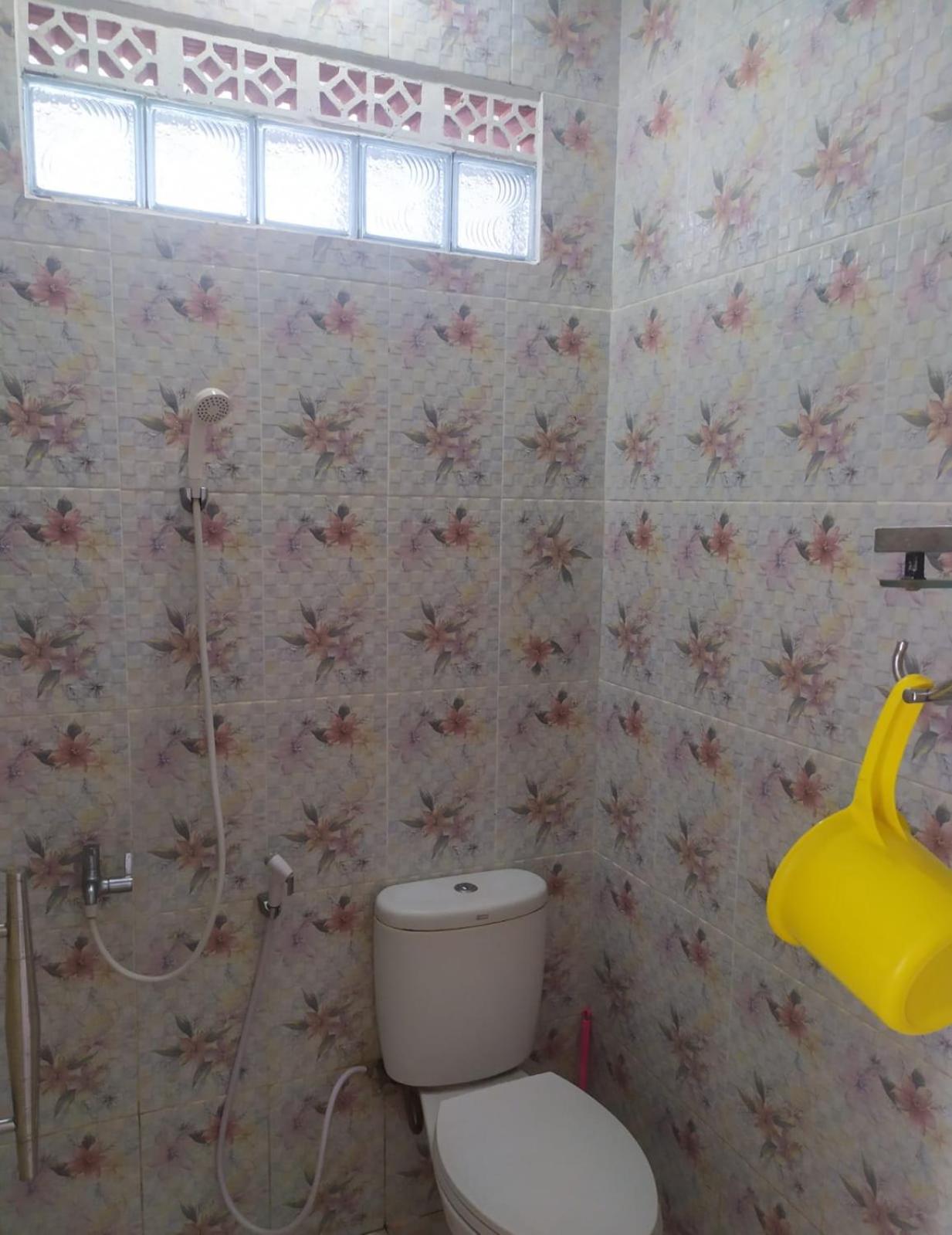 Three-Bedroom House - Photo 3