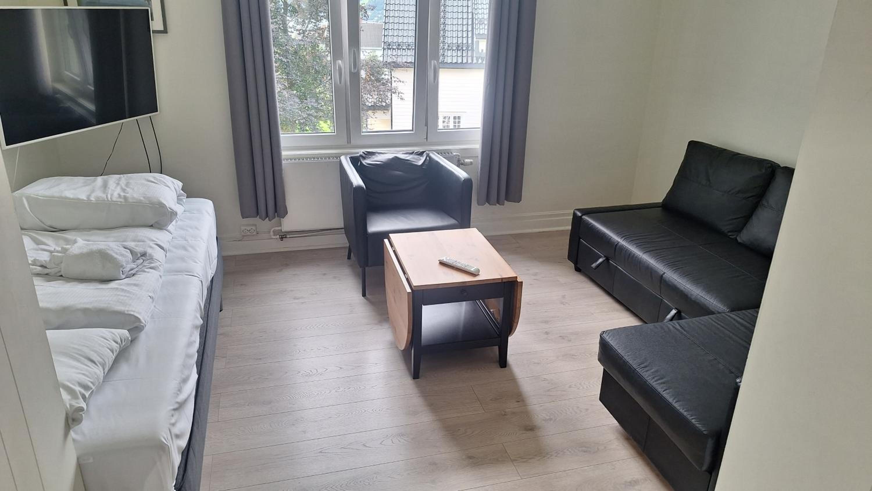 Apartment photo 2
