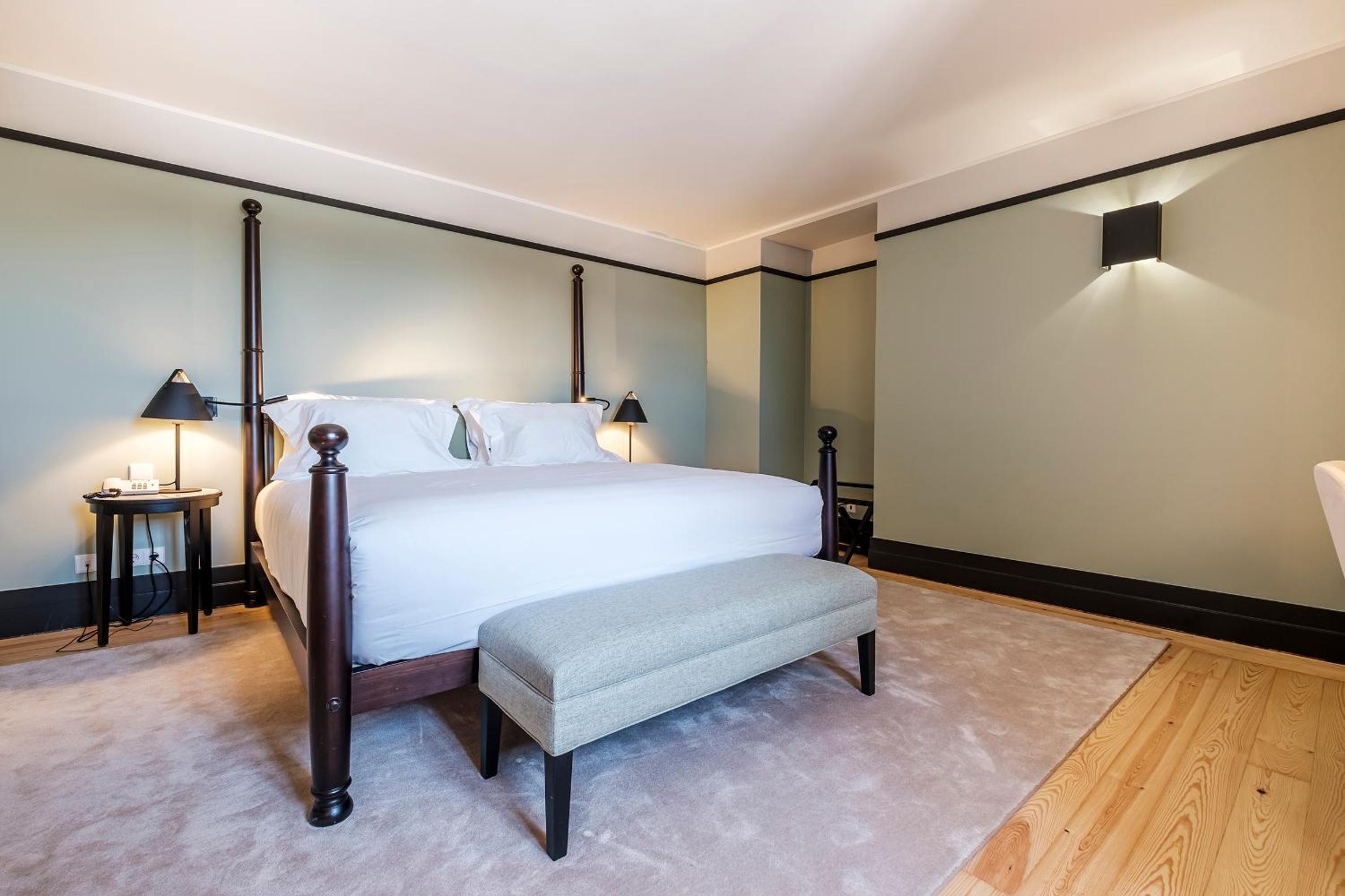 Deluxe Double Room - Photo 8