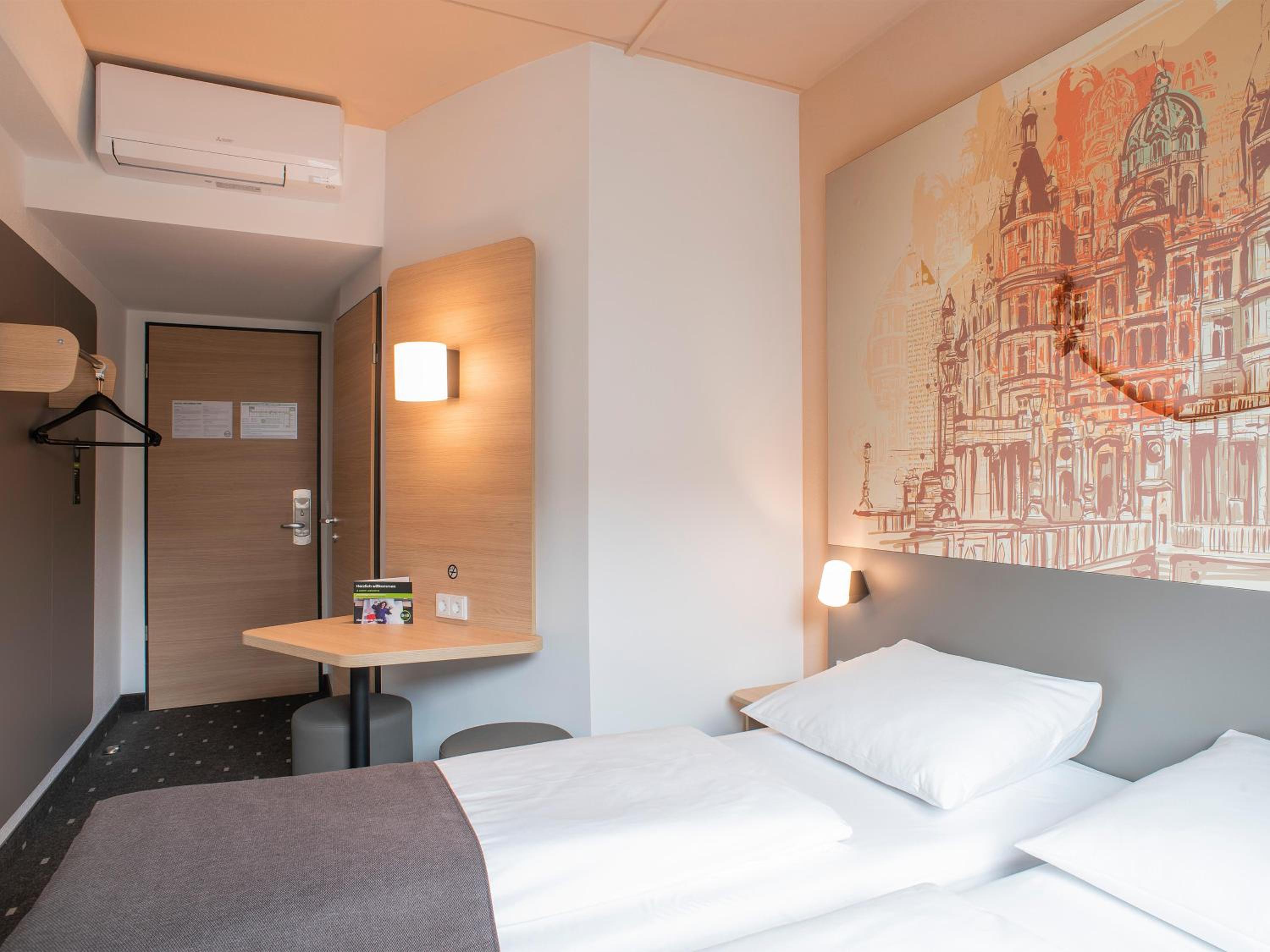 Twin Room - Photo 3