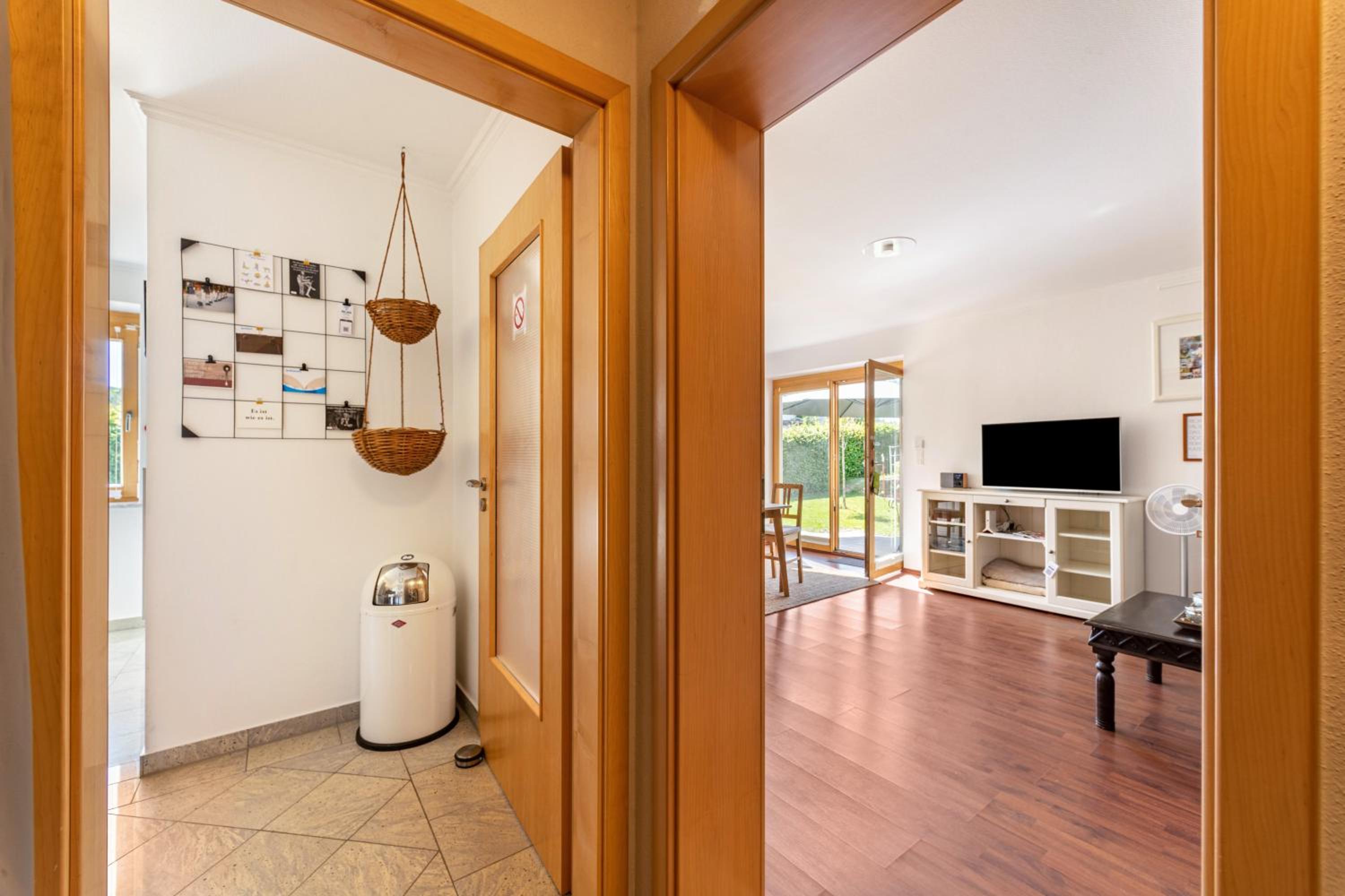 One-Bedroom Apartment with Garden View photo 2