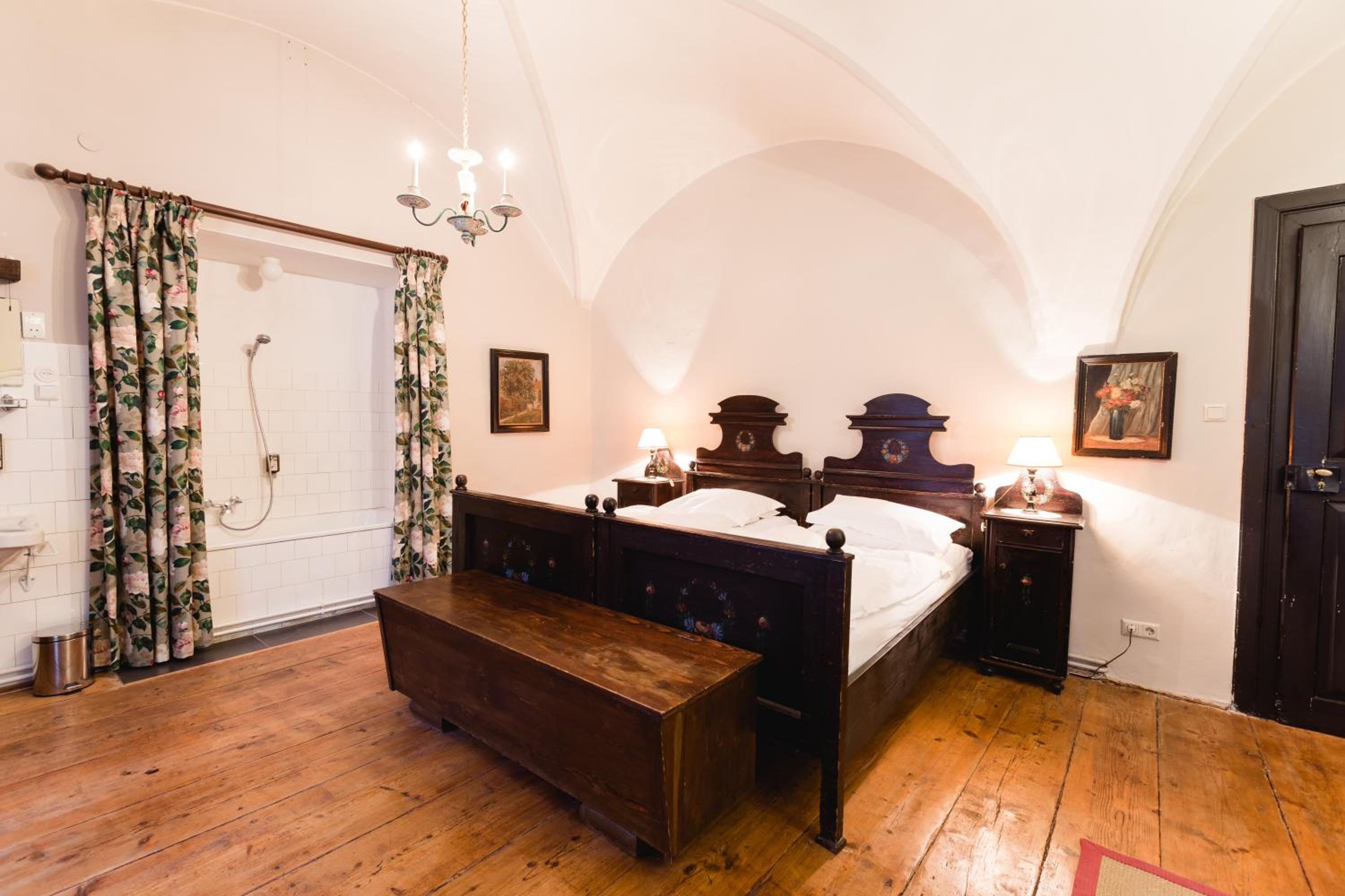 Deluxe Double Room - Photo 8