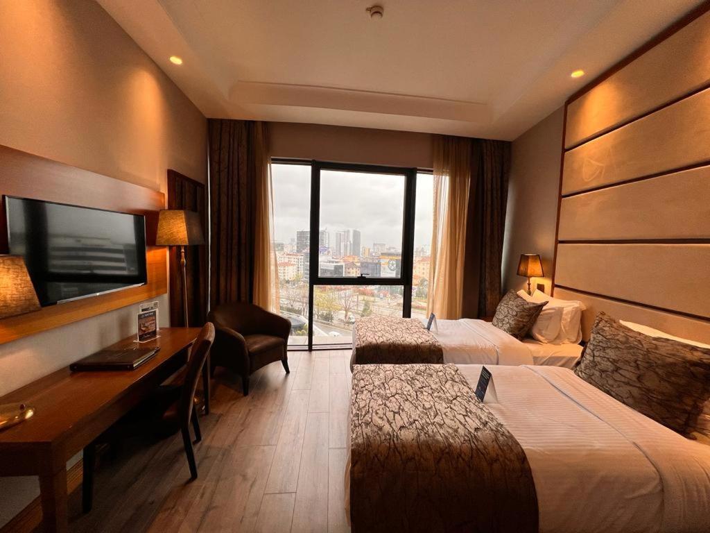 Two Single Beds, Sea View photo 1