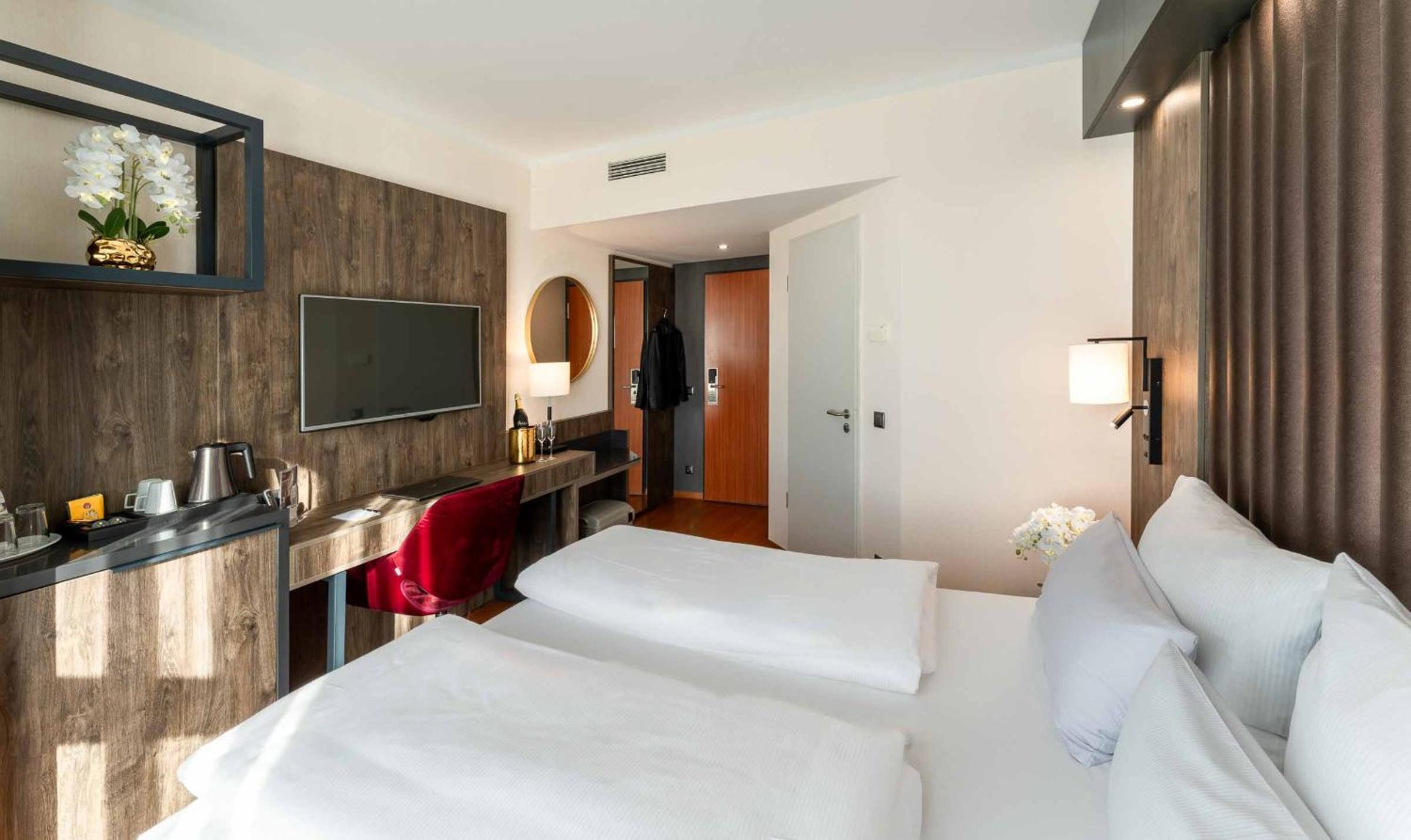 Standard Double Room - Photo 5