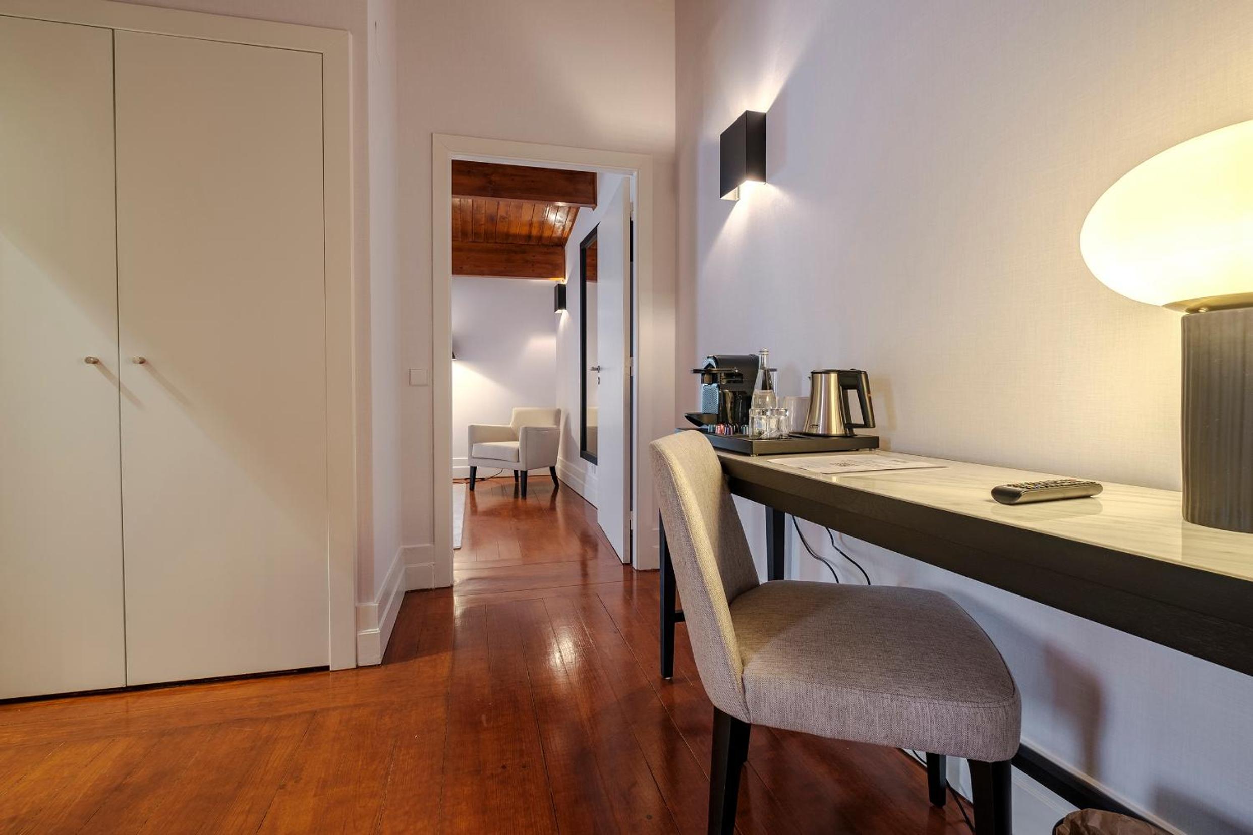 Superior Suite - Photo 3