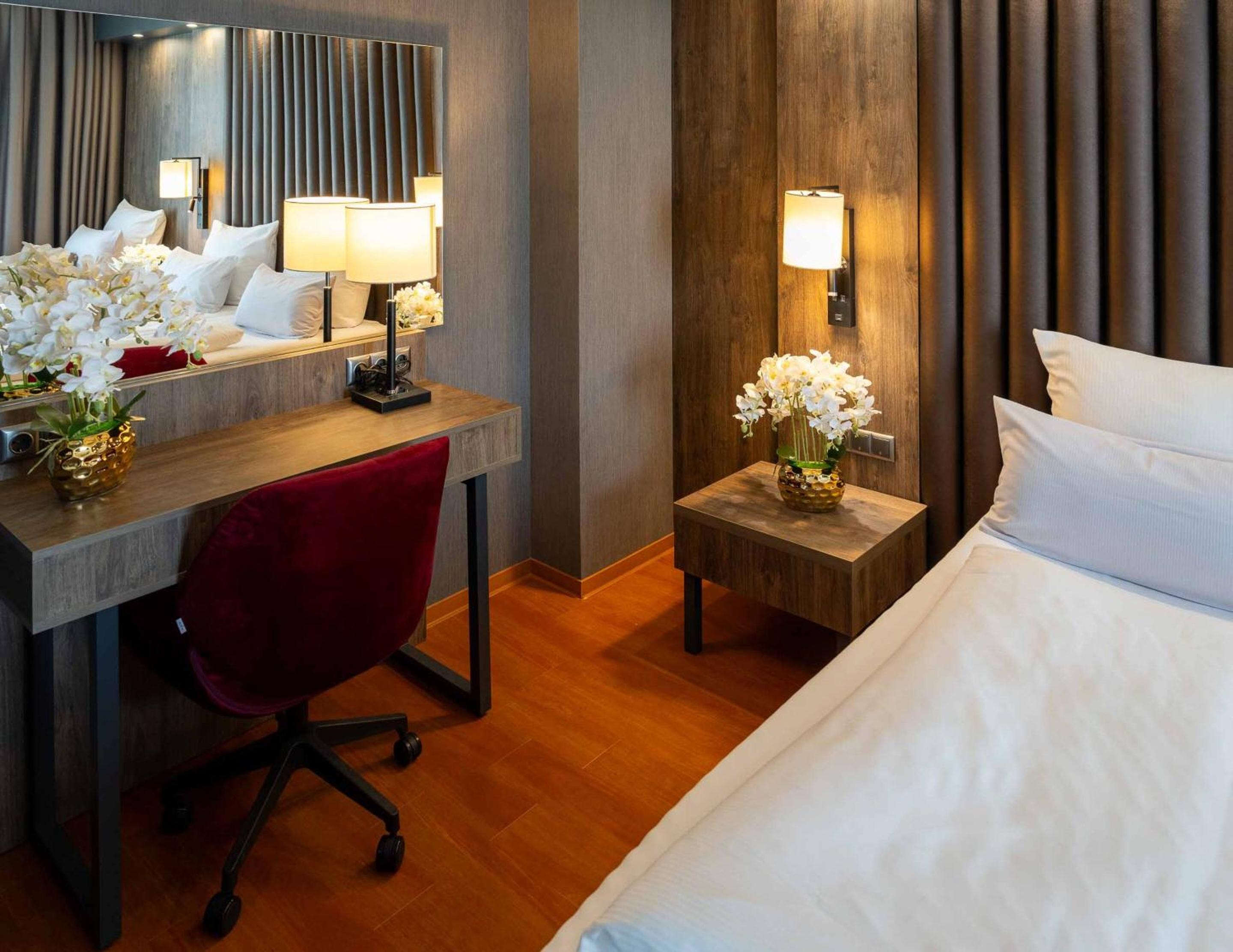 Suite - Photo 5