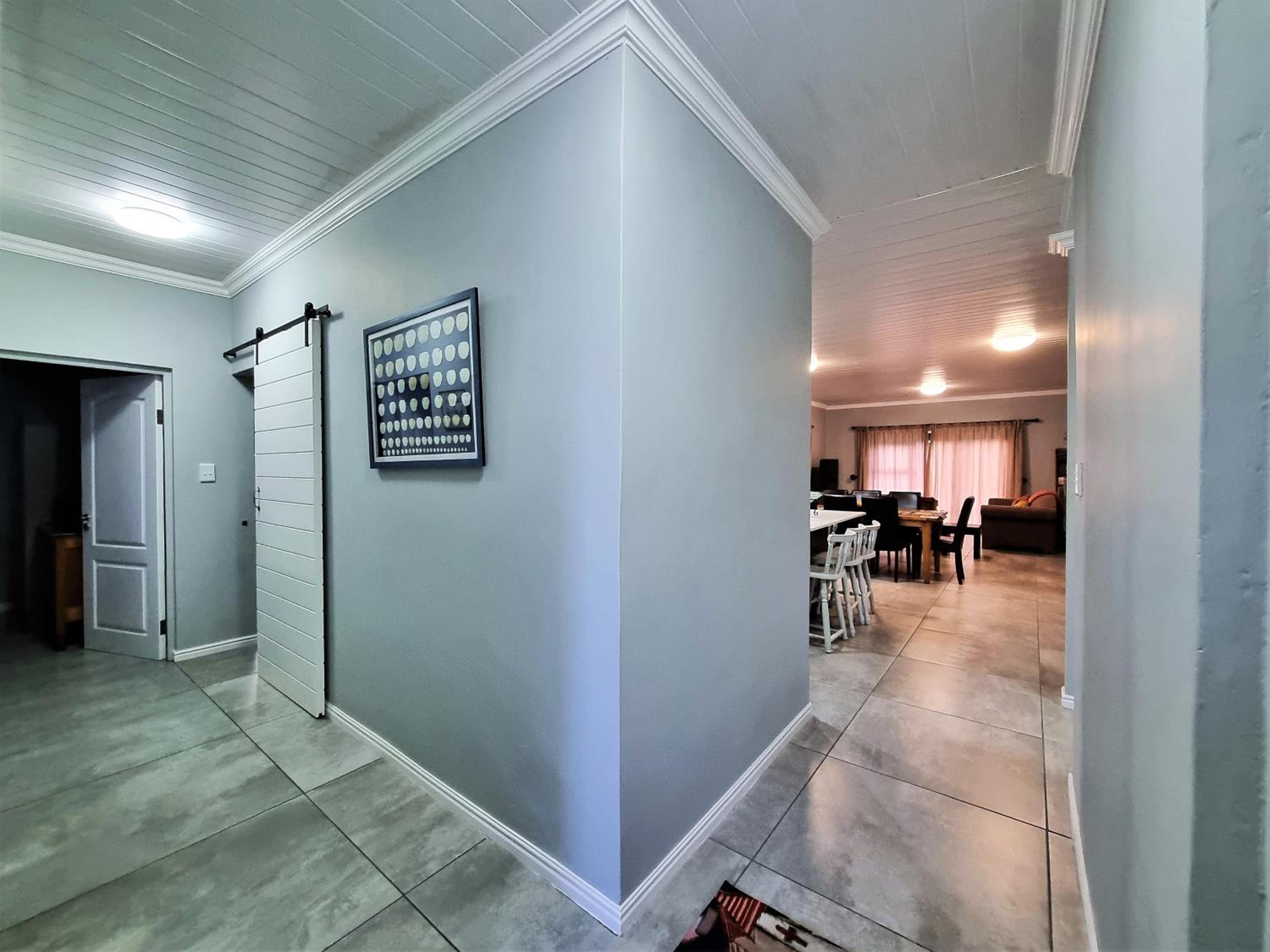 Three-Bedroom House photo 1