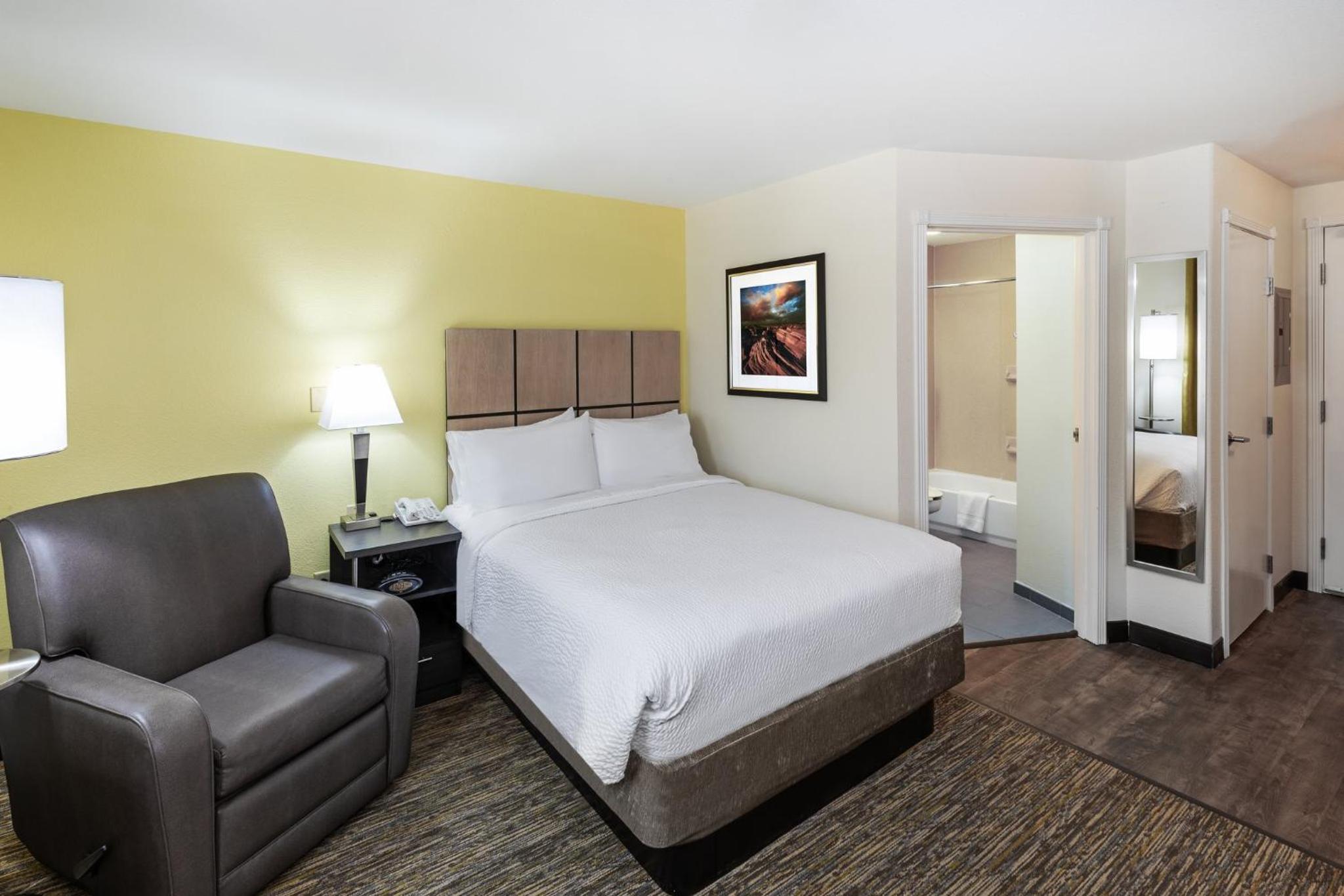 Studio Queen Suite - Photo 1