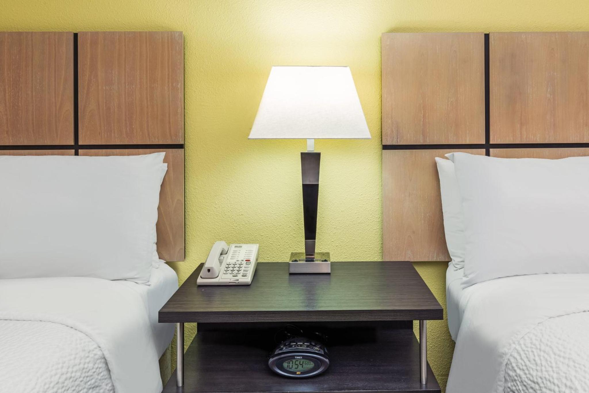 Studio Suite with Two Double Beds - Photo 1