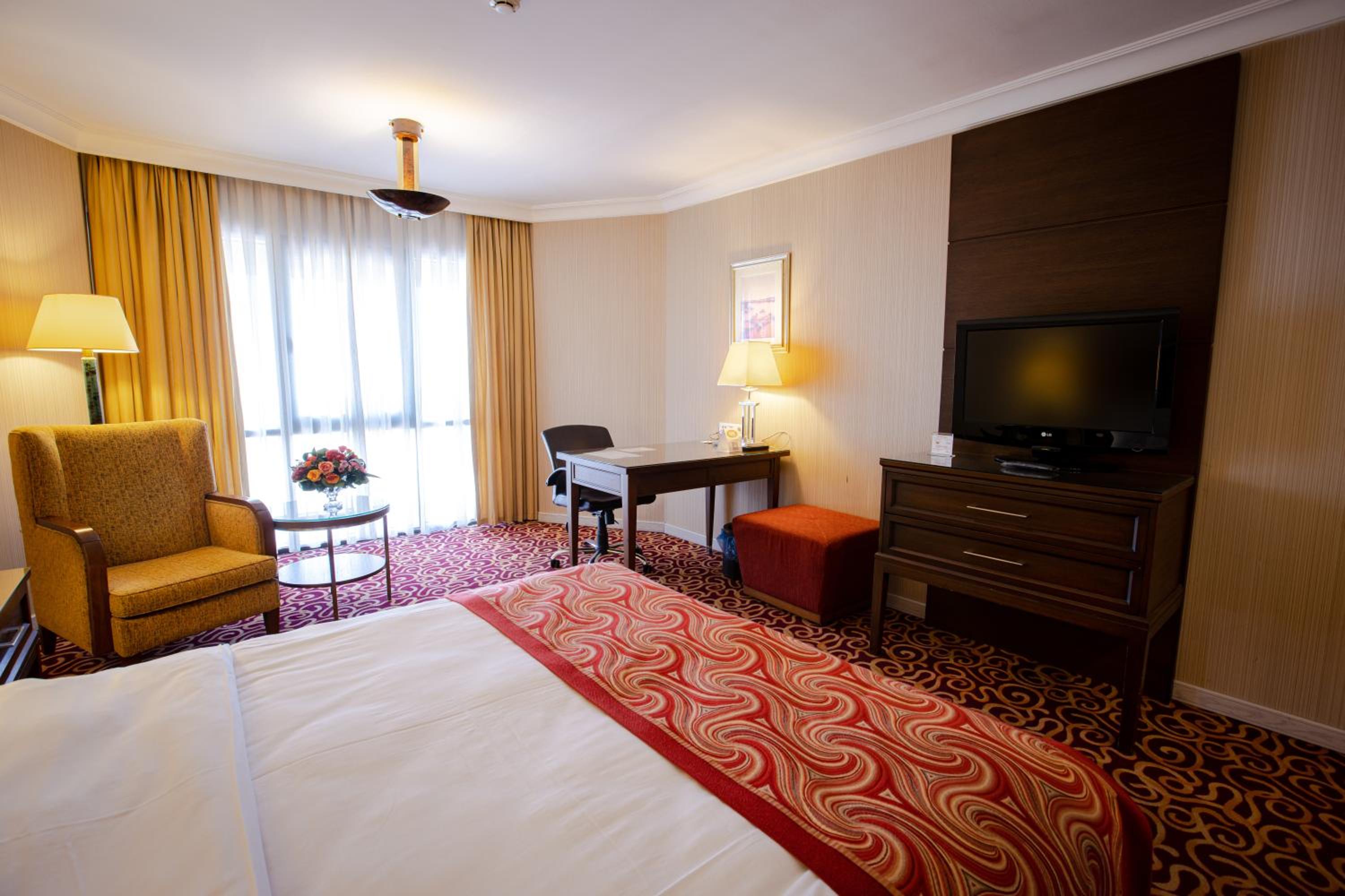 Deluxe Double or Twin Room - Photo 14