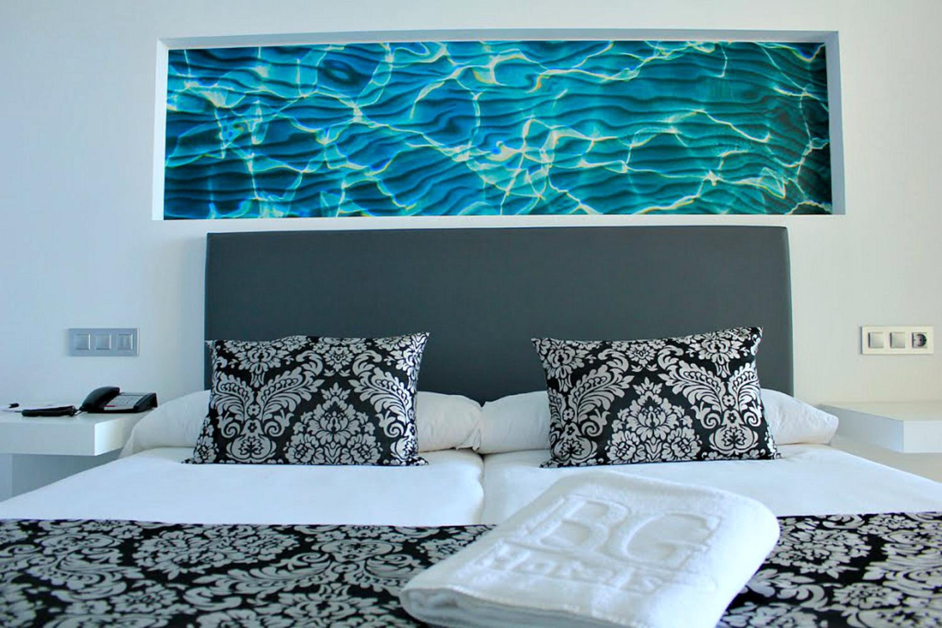 Double or Twin Room with Sea View - Photo 2
