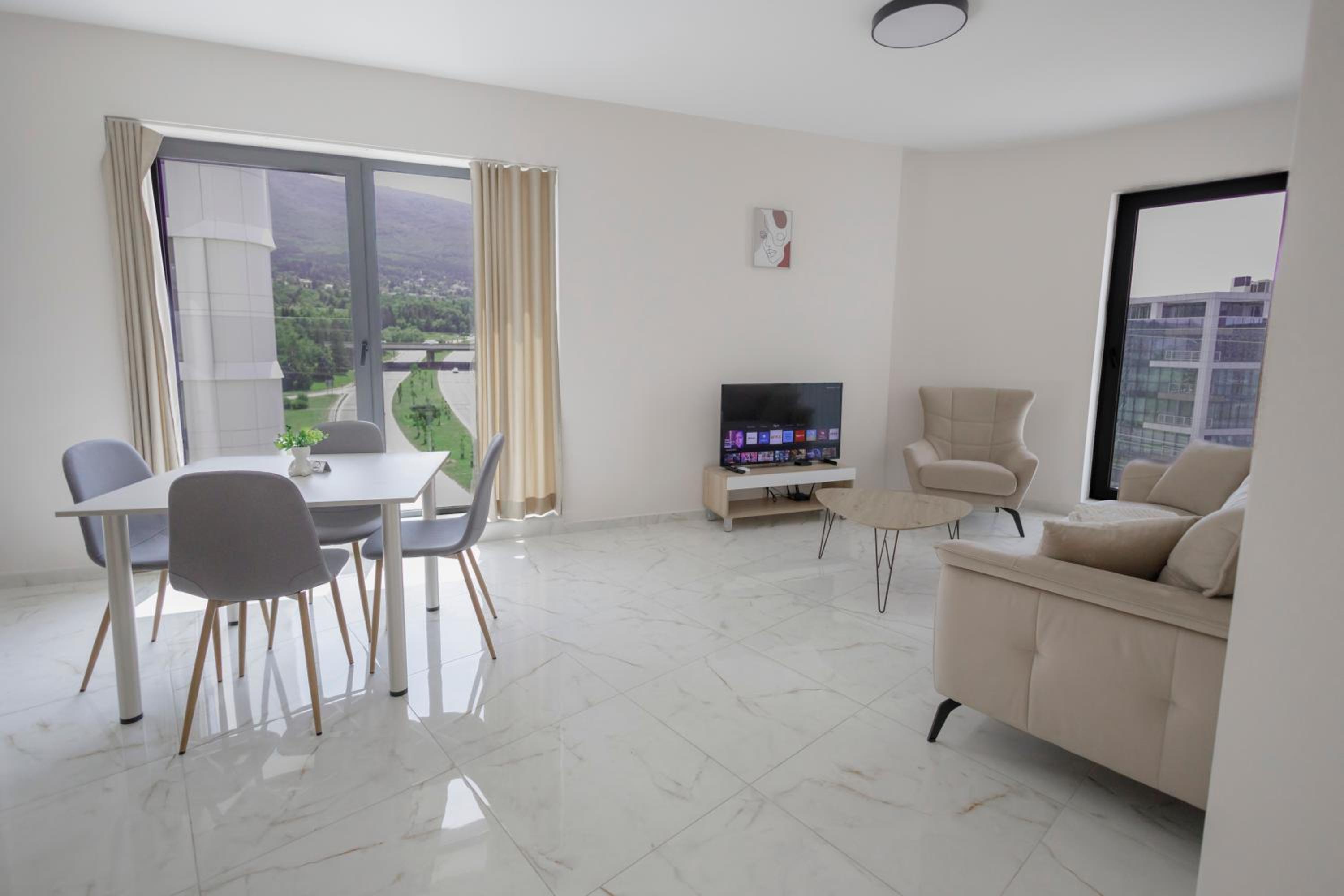 One-Bedroom Apartment - Photo 1