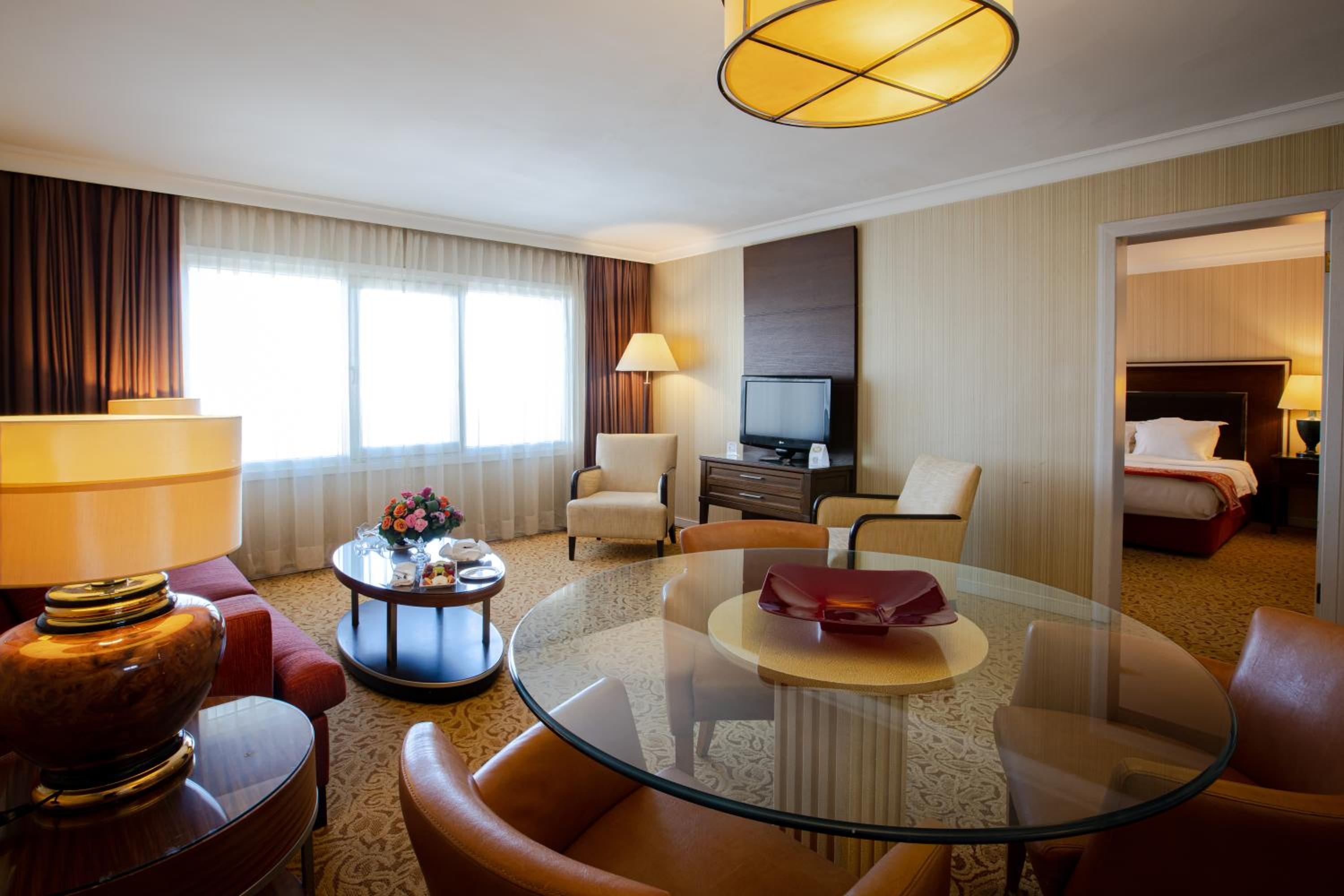 Suite - Photo 2