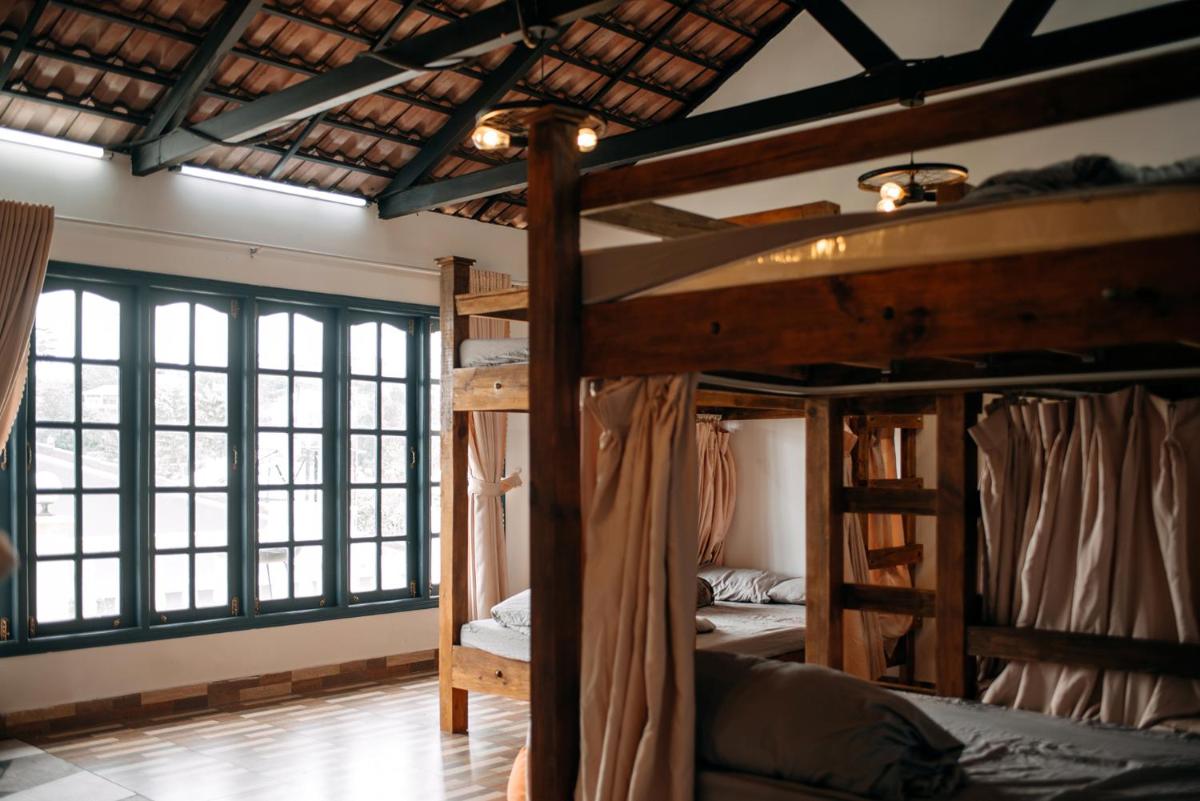 8-Bed Mixed Dormitory Room photo 1